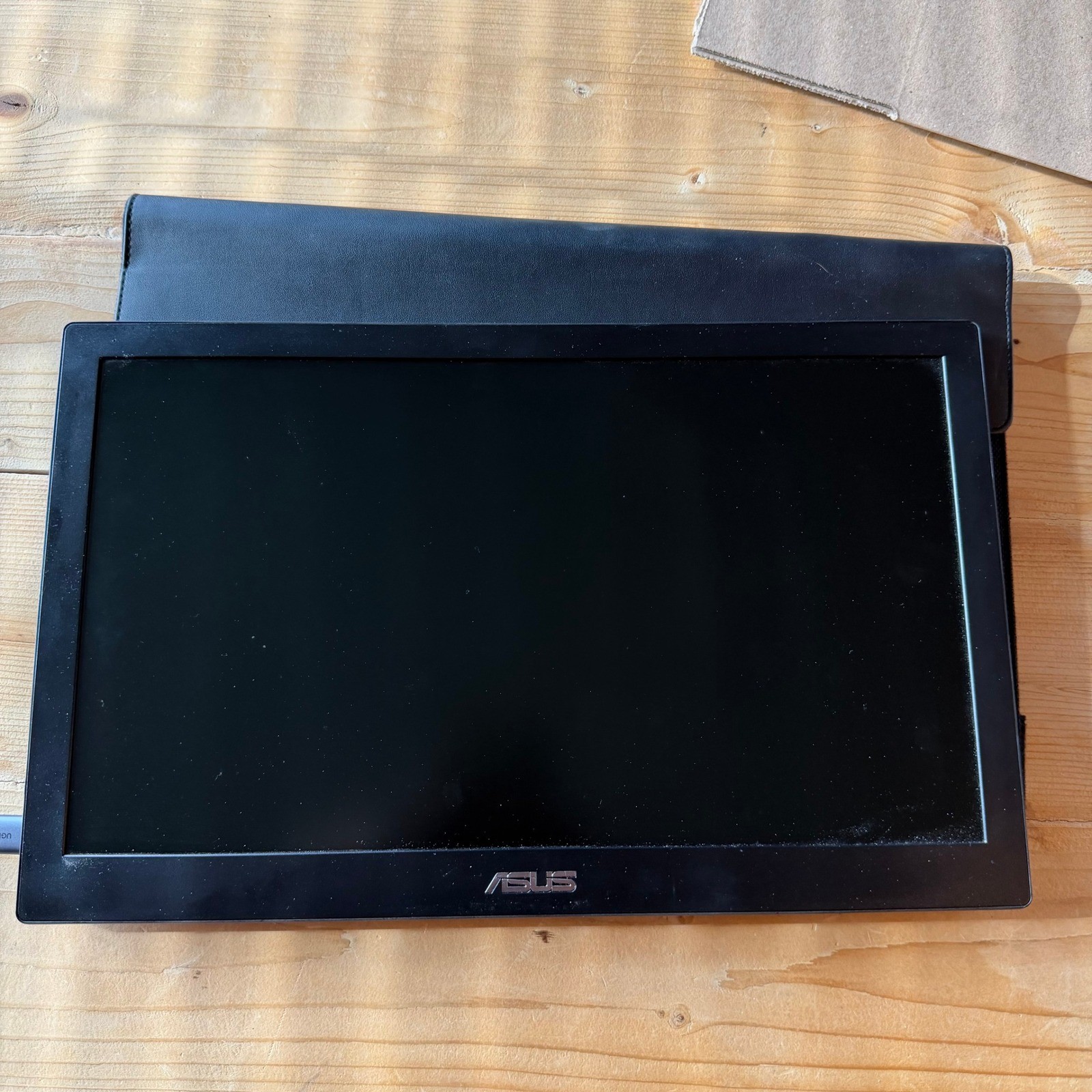 ASUS ZenScreen MB168B Portable USB Monitor 15.6 Inch Black with Smart Case