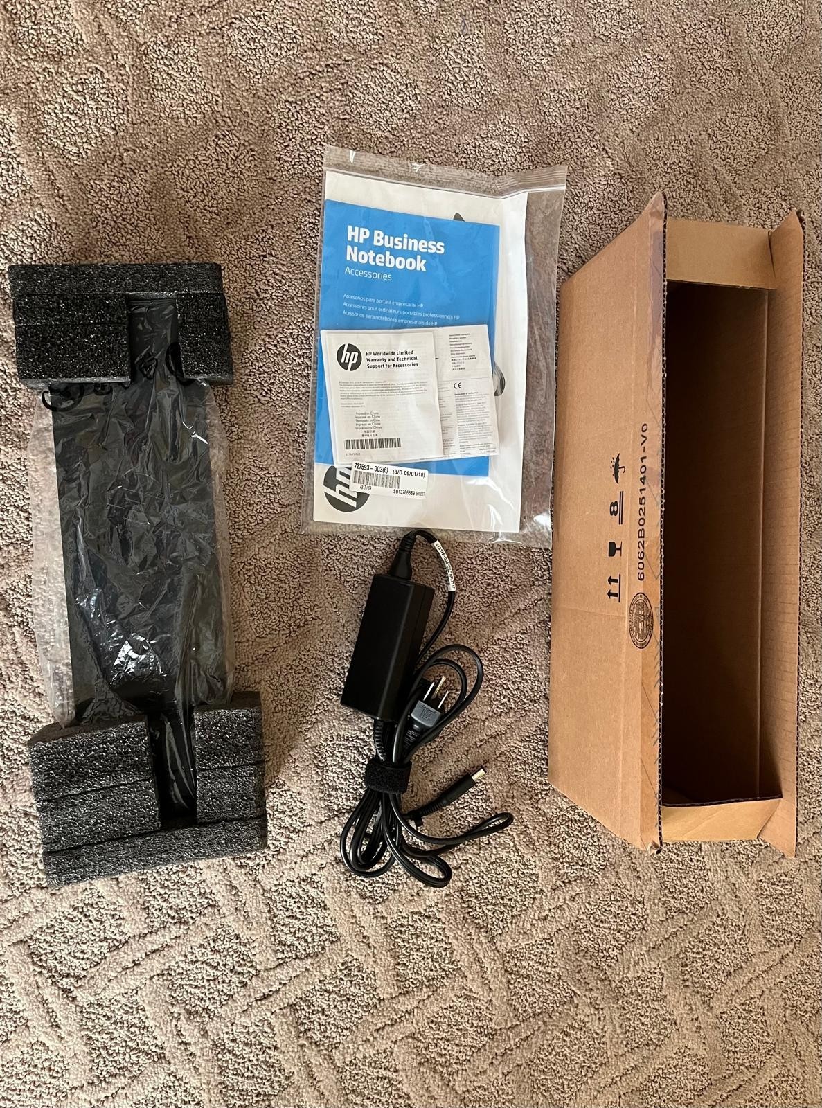 HP Business Notebook Ultra slim Docking Station D9Y32AA #ABA New in Open Box