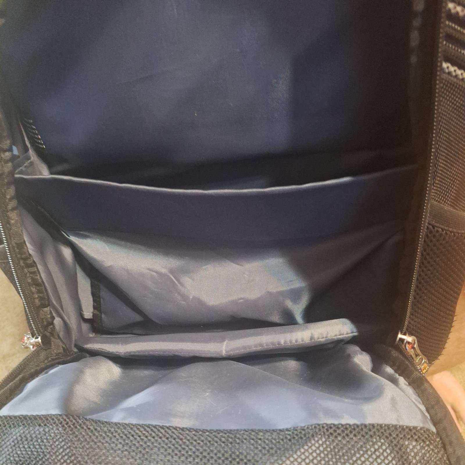 Swiss Gear Wenger Laptop 16″ Backpack Black Gray, Shock Absorbing Techology