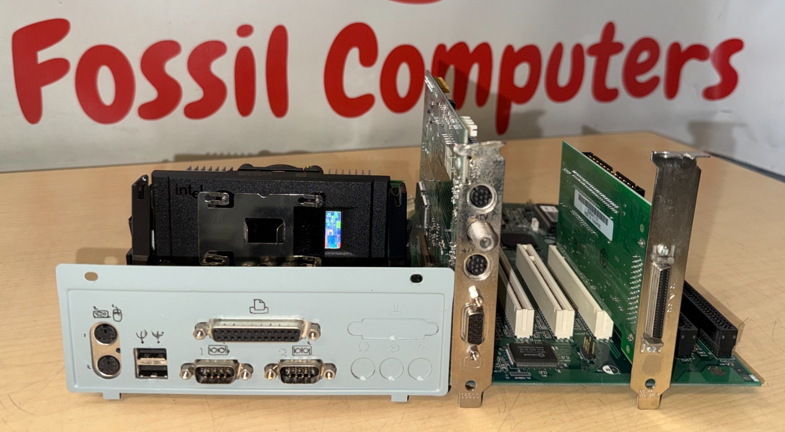 AOpen AX6B Slot 1 ISA AGP Intel Pentium III CPU @ 600MHz 262Mb SDR UDIMM RAM KL