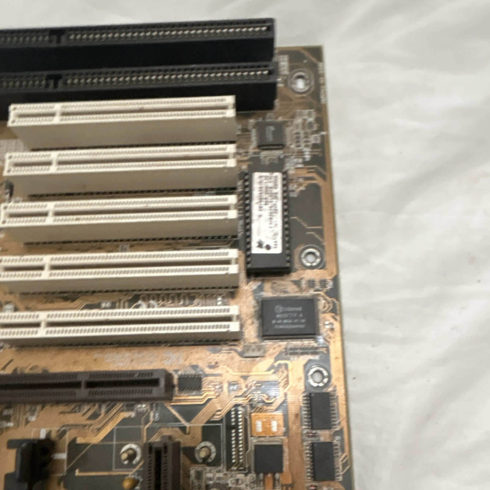 ASUS P2L97 ATX Slot 1 Motherboard Intel PCI ISA AGP SDR SDRAM On-Board Audio