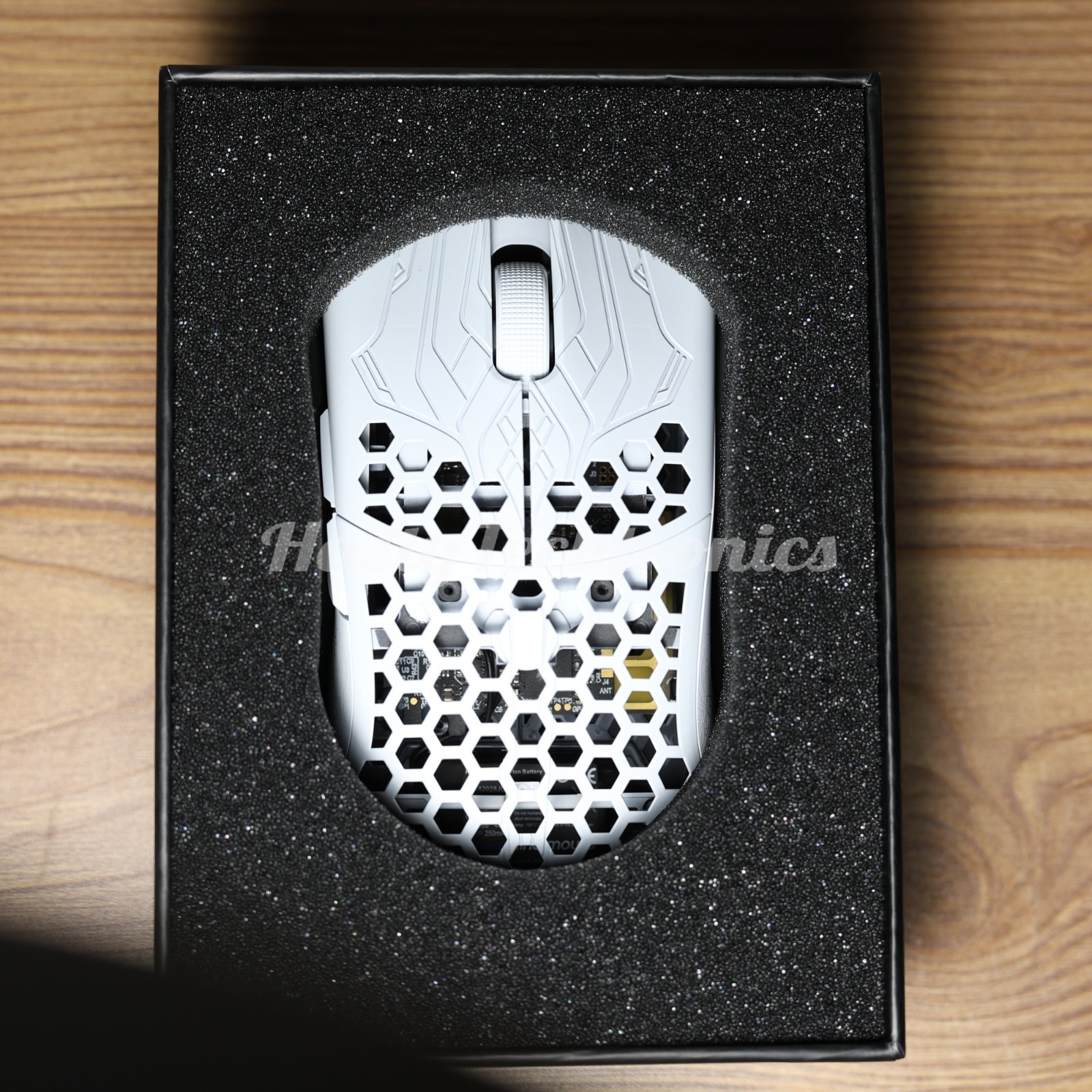 Finalmouse ULX Sakura Small x/10,000 Limited Edition – New & Ready to ship!