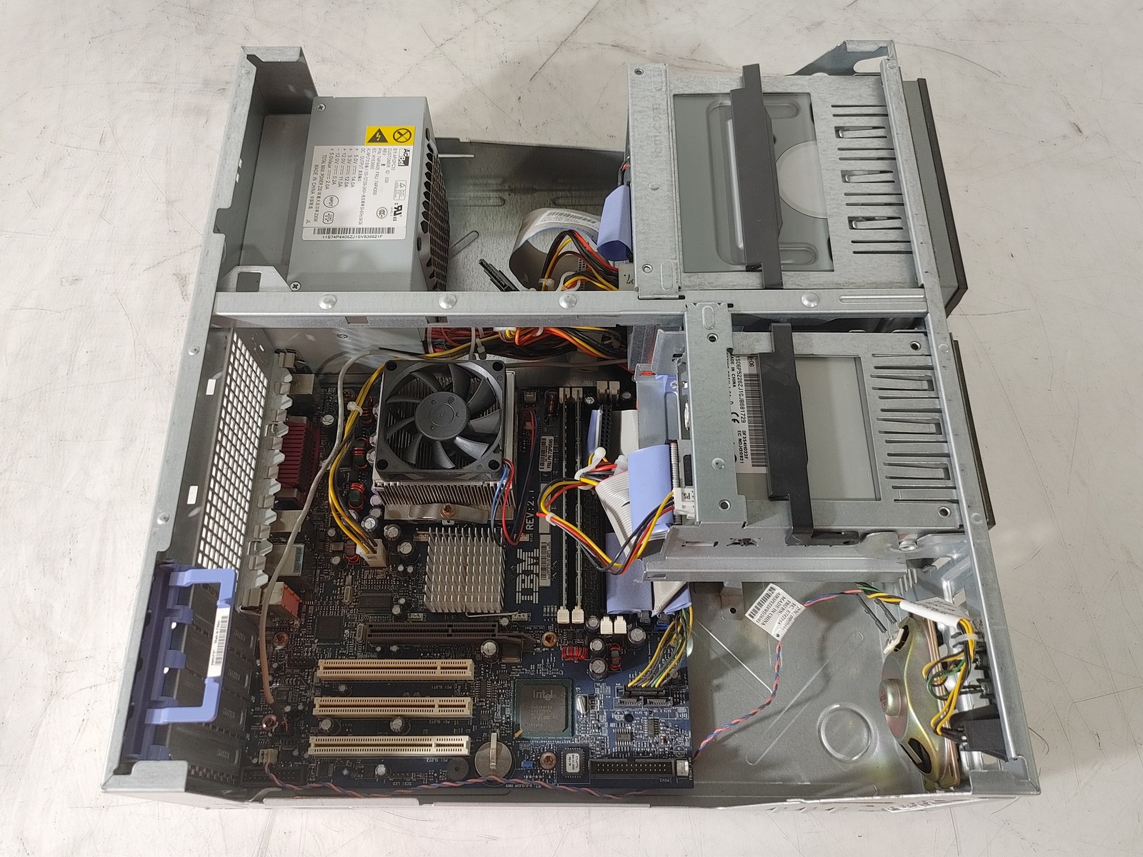 Vintage IBM 8187-A1U Intel Pentium 4 2.40 GHz 1.5 GB DDR Desktop