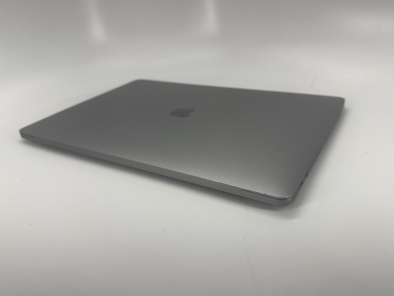 2019 Apple MacBook Pro 16″ 2.6GHz i7 16GB RAM 512GB SSD Space Gray – Very good