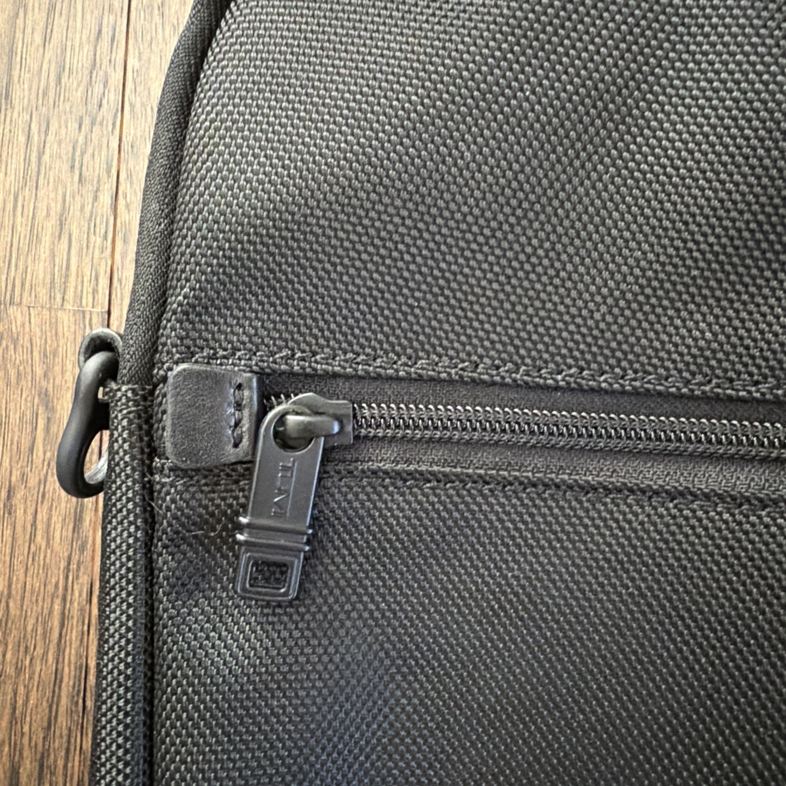 Tumi Laptop Sleeve Cover Case Portable Black Nylon 16” x 12” Zippered Pocket
