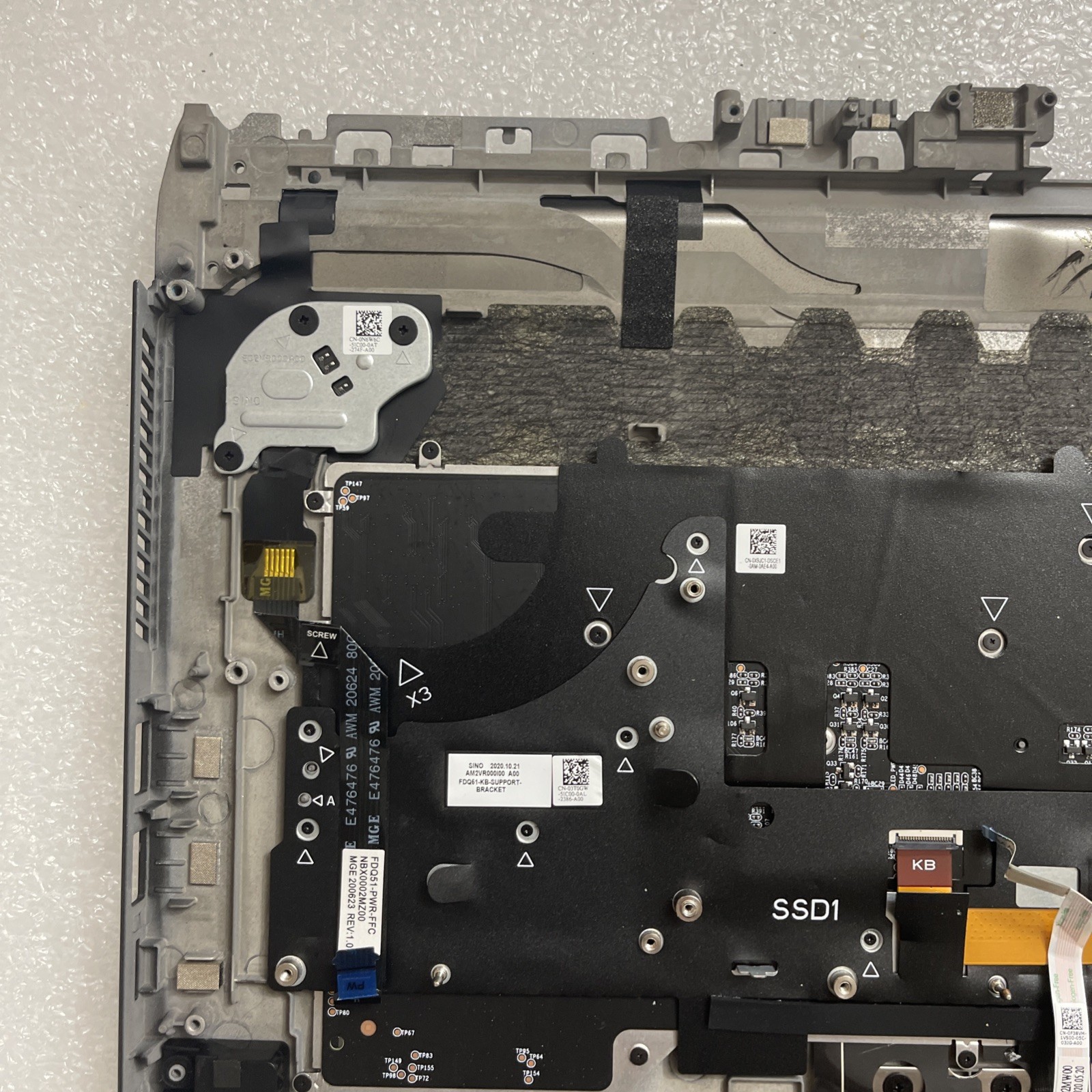 Genuine Dell Alienware15 M15 R3 Palmrest US Backlit Keyboard 03DYGJ S4P2