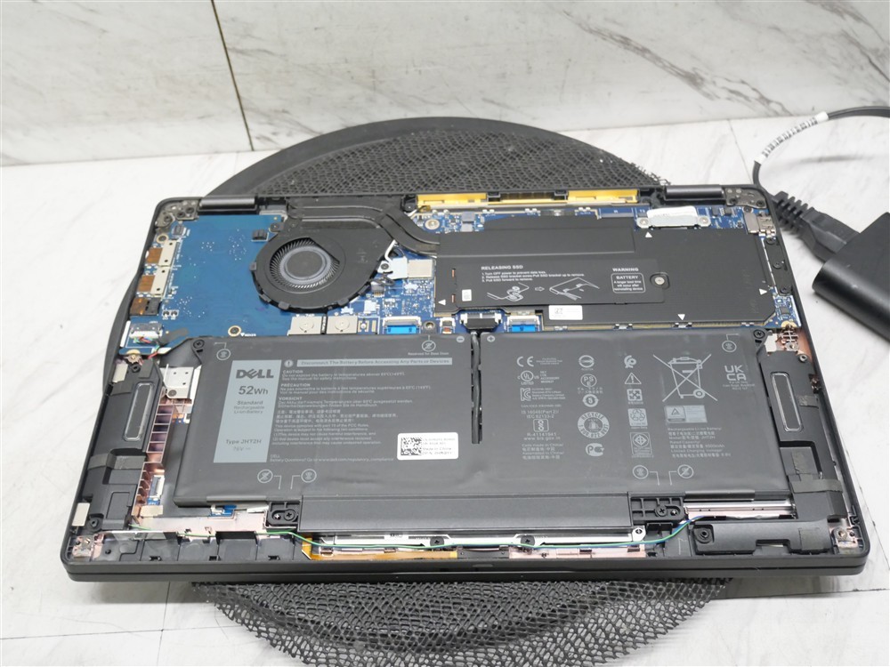 DELL 7410 14″ LATITUDE Laptop i7-10610U 1.8ghz 16GB 1920 x 1080 w/ FAIR Battery!