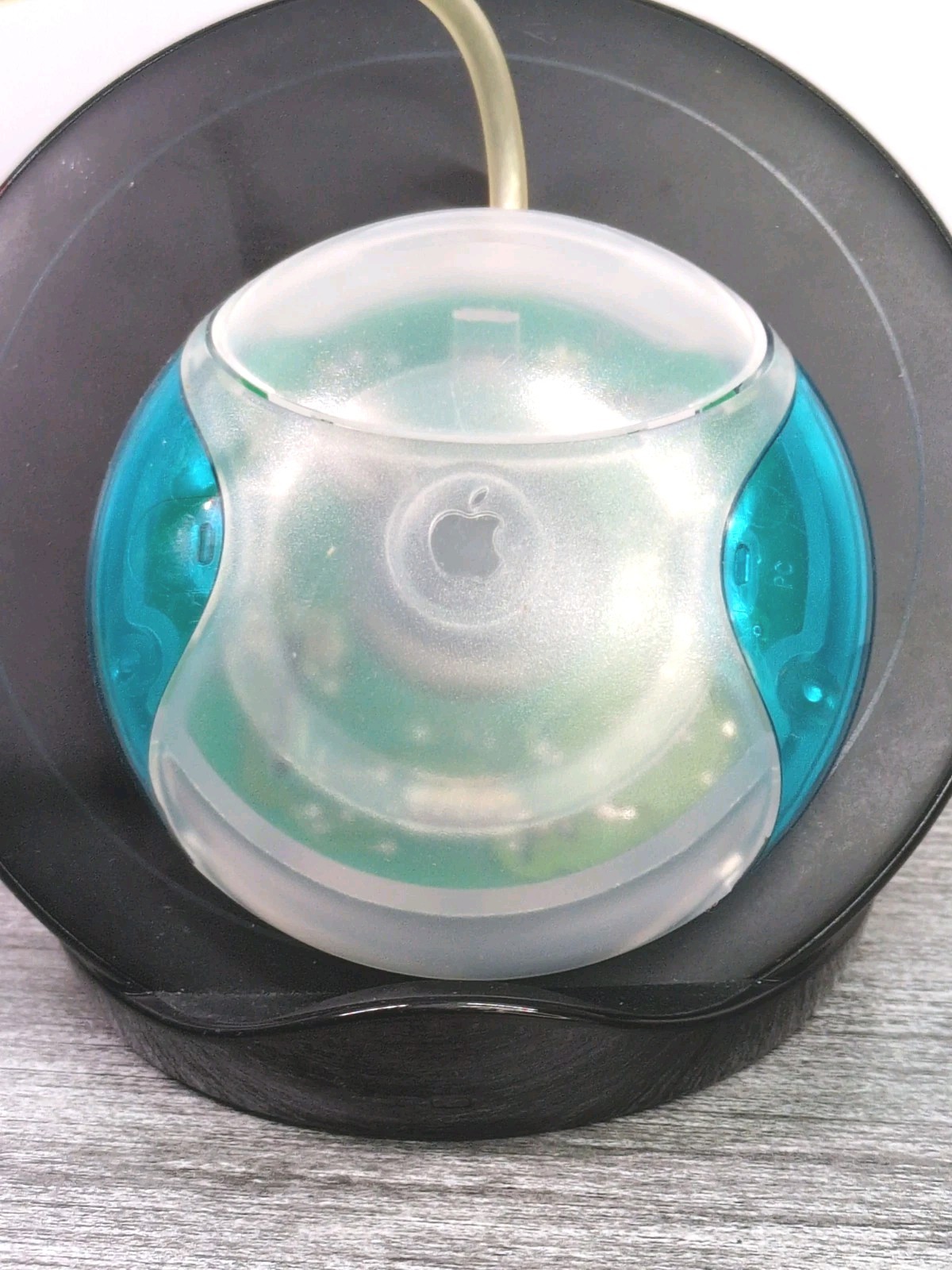 Vintage Original Genuine Apple USB Mouse Hockey puck Mouse, Turquoise/Grey M4848