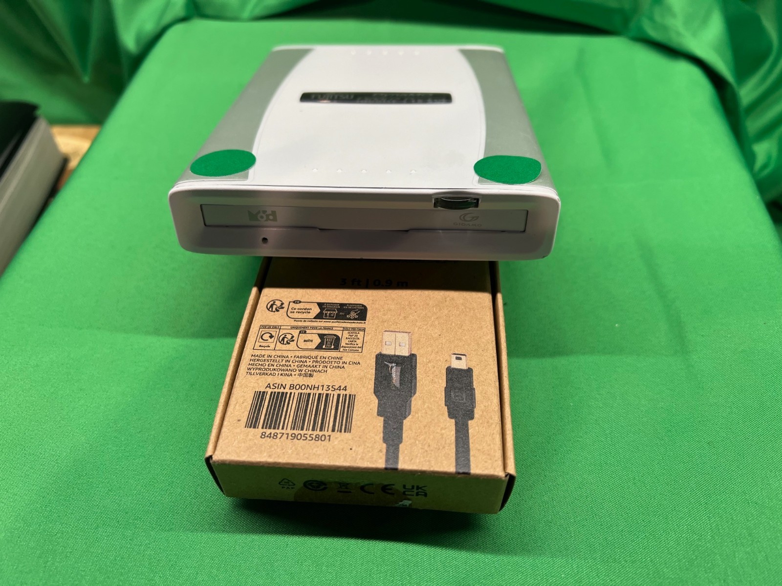 Fujitsu DynaMO 1300U2 Pocket DMO13PT2S External MO Drive 1.3GB