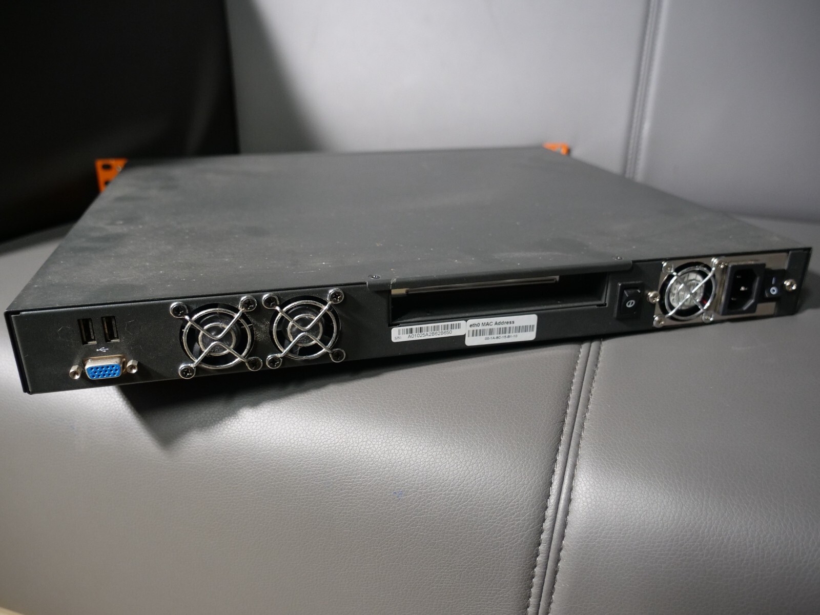 Sophos / Astaro Security Gateway 220 / 8-Port 2xUSB 10/100/1000