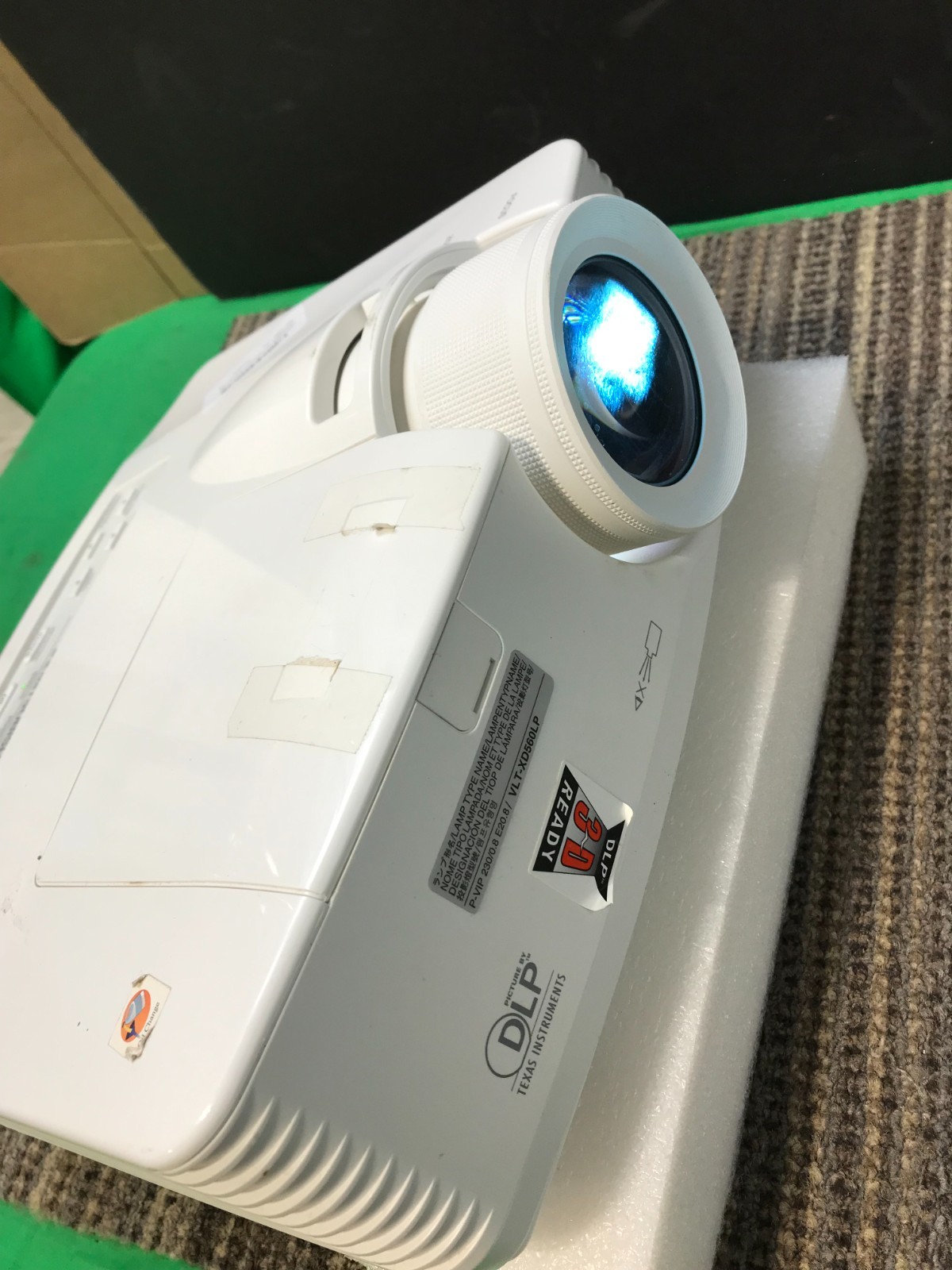 Mitsubishi WD570U DLP Projector 3500 Lumens Home Theater 3D Ready /840 LAMP HRS.