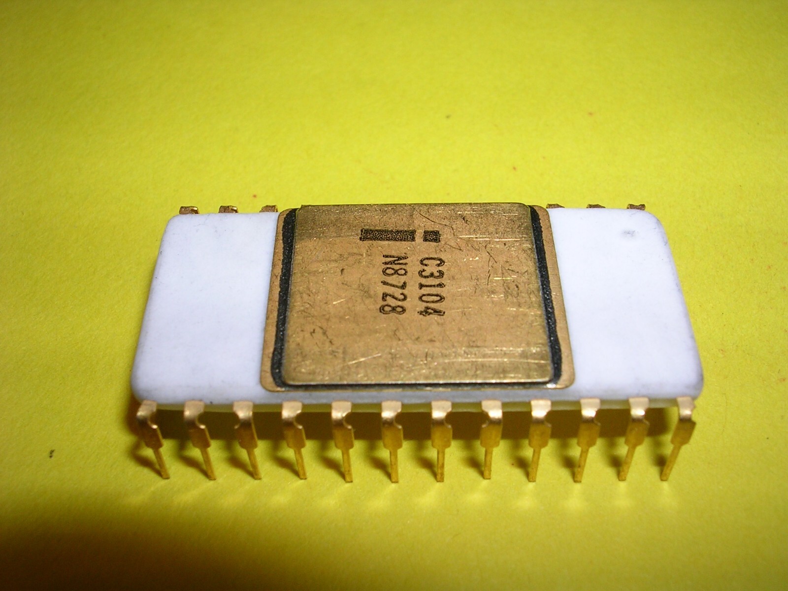 Intel C3104 RAM Chip (Type 2), Very Early Variety, Very Rare!