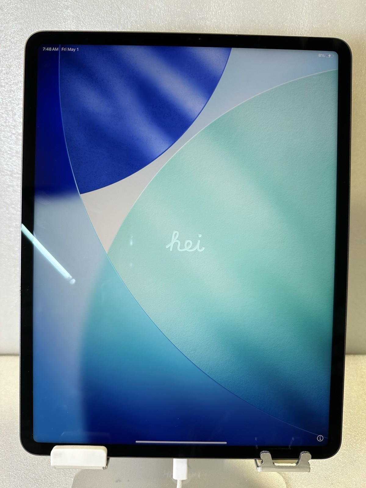 Defective Apple iPad Pro 12.9-inch (5th gen) A2379 128GB, Wi-Fi – #E4.141