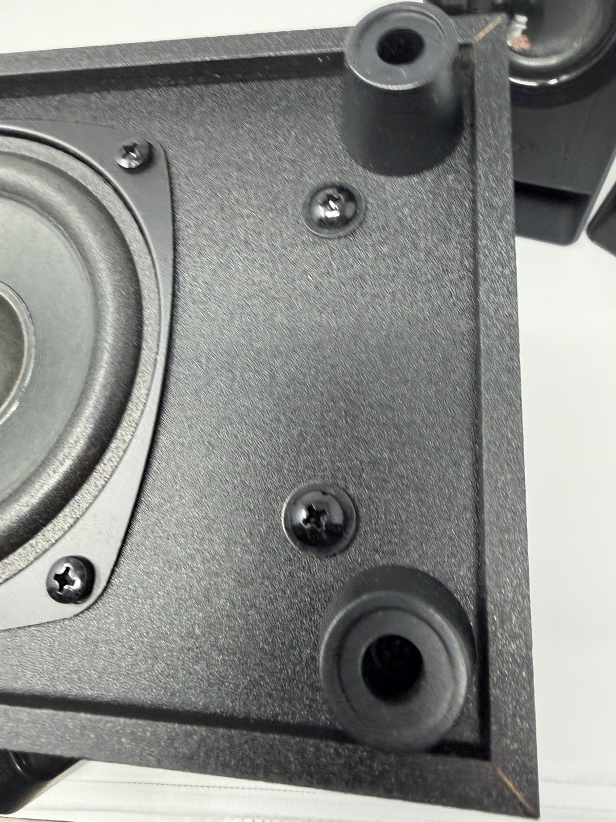 Logitech Z313 2.1 Multimedia Speaker System with Subwoofer