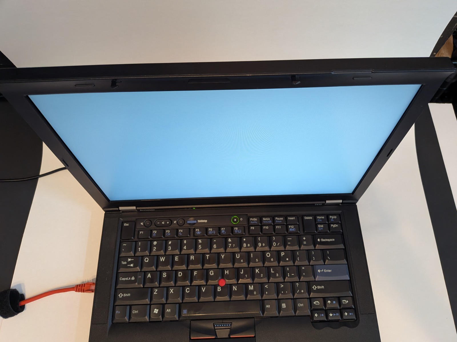 Lenovo Thinkpad T410 Laptop i5-M520 2.5gb ram 500gb HD TESTED NEEDS BATTERY