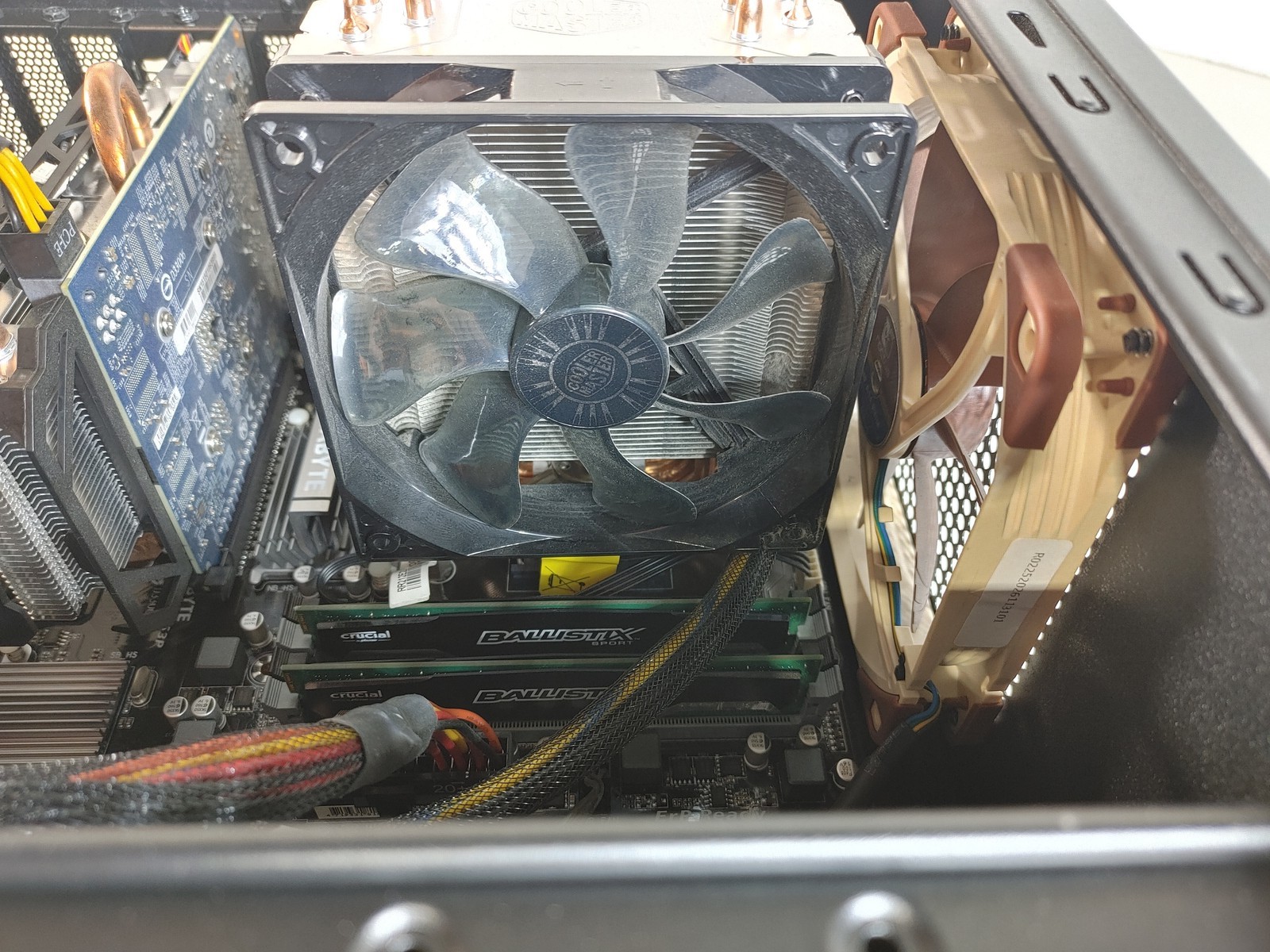 Gigabyte GA-970A-DS3P FX- 8350 4.00 GHz 16 GB DDR3 No HDD