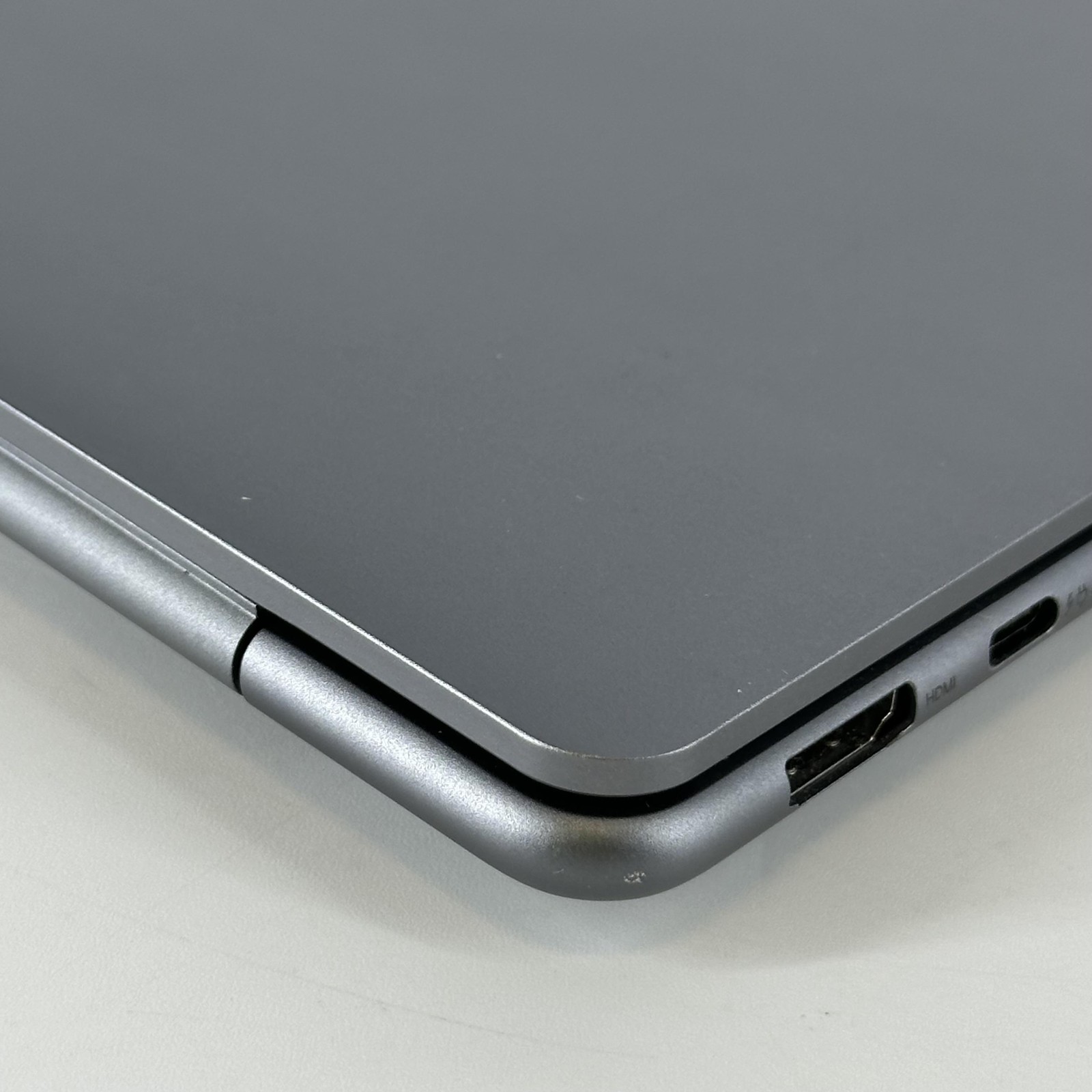 Lenovo Slim 7i 14 Gray FHD+ TOUCH 1.4 GHz Ultra 7 155H 32GB 1TB SSD Very Good