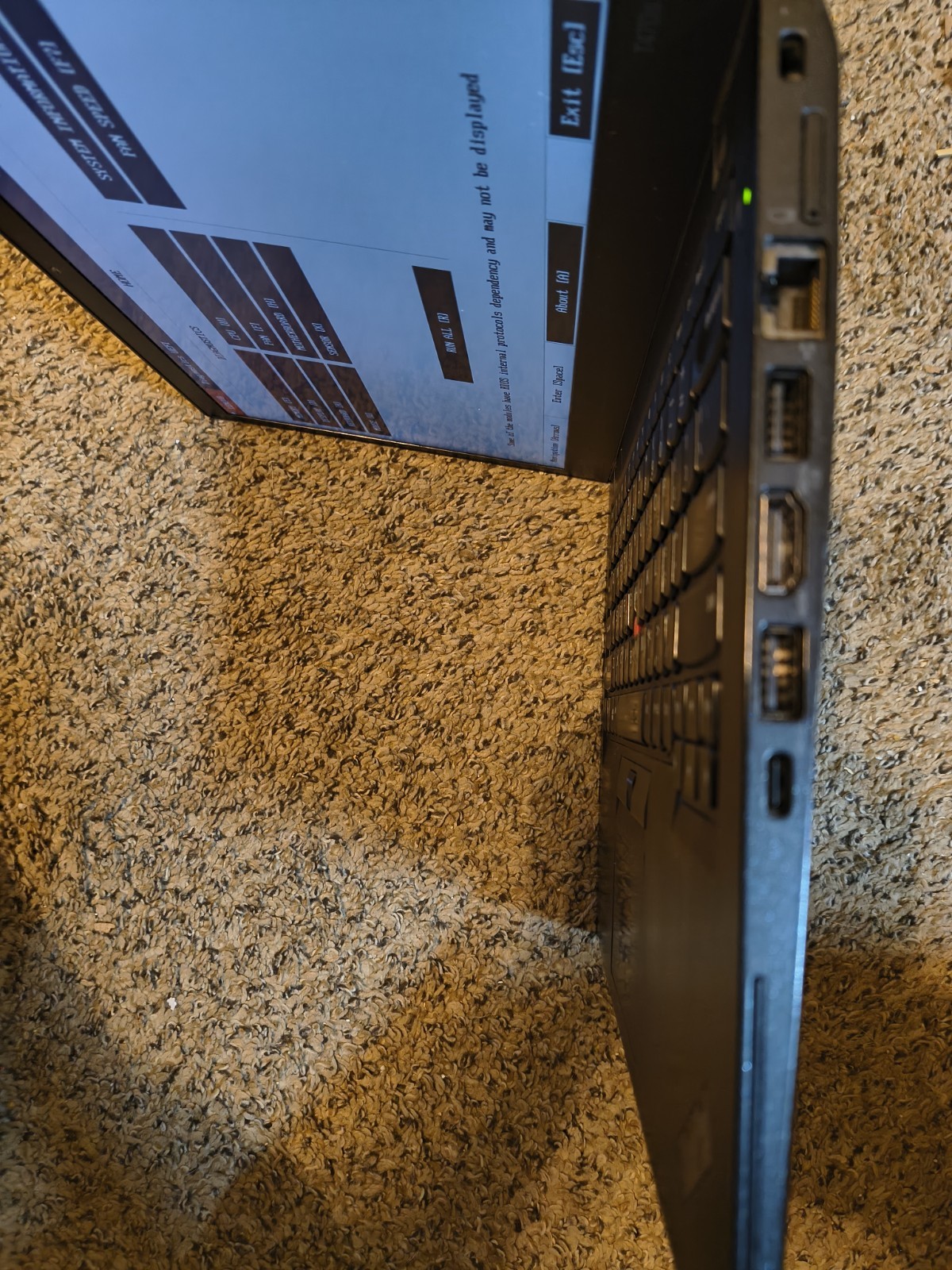 Lenovo ThinkPad T470s i7-7600U 4GB working. , keyboard issue good batteries