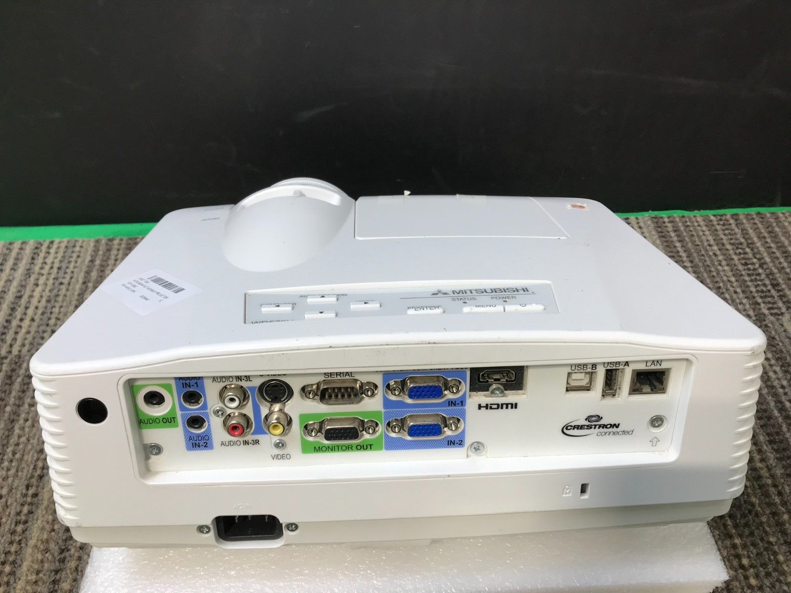 Mitsubishi WD570U DLP Projector 3500 Lumens Home Theater 3D Ready /840 LAMP HRS.