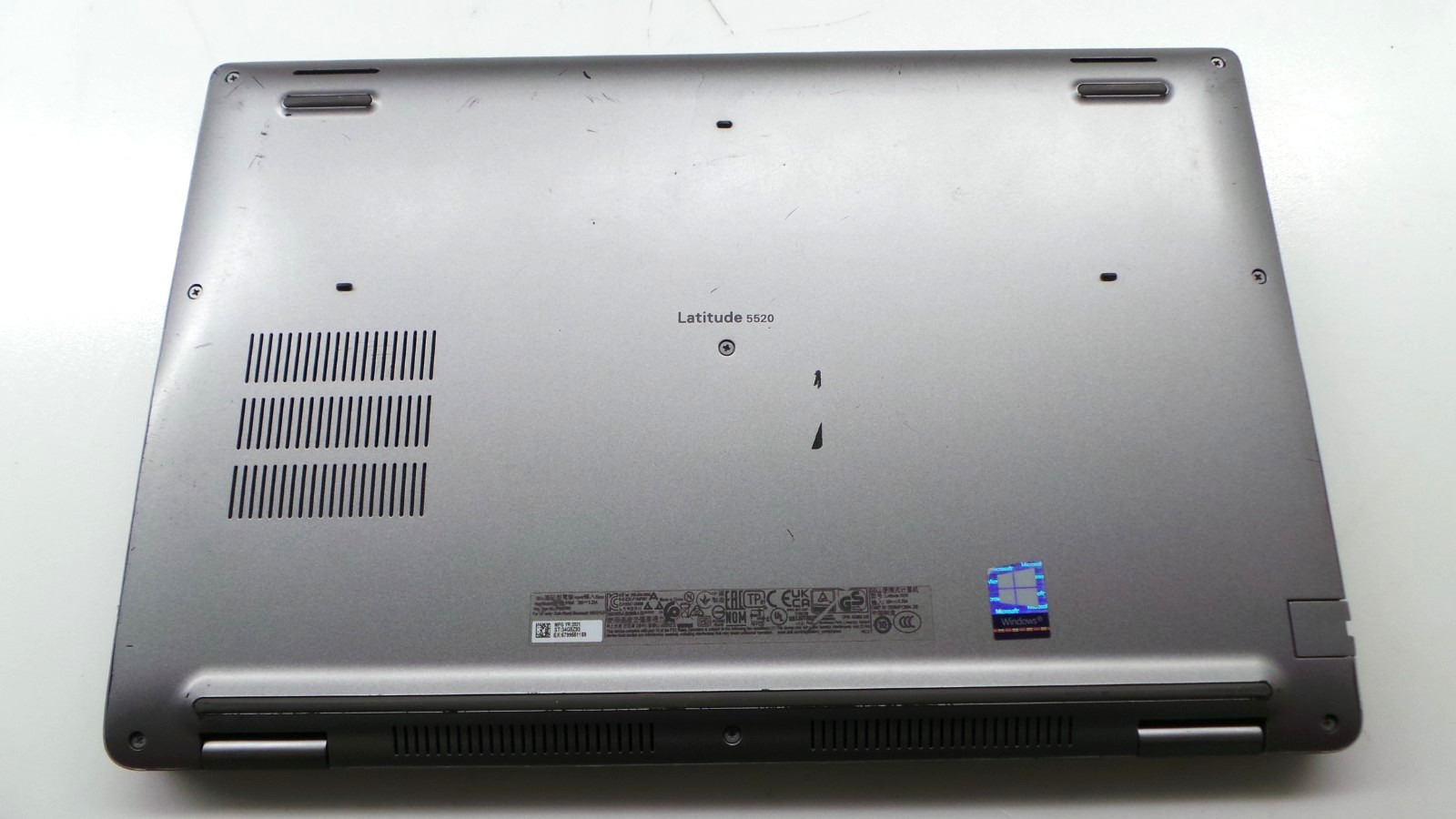 Dell Latitude 5520 15.6″ | i7-1185G7 3.00GHz | 16GB RAM 512GB NVMe | WIN 11 PRO