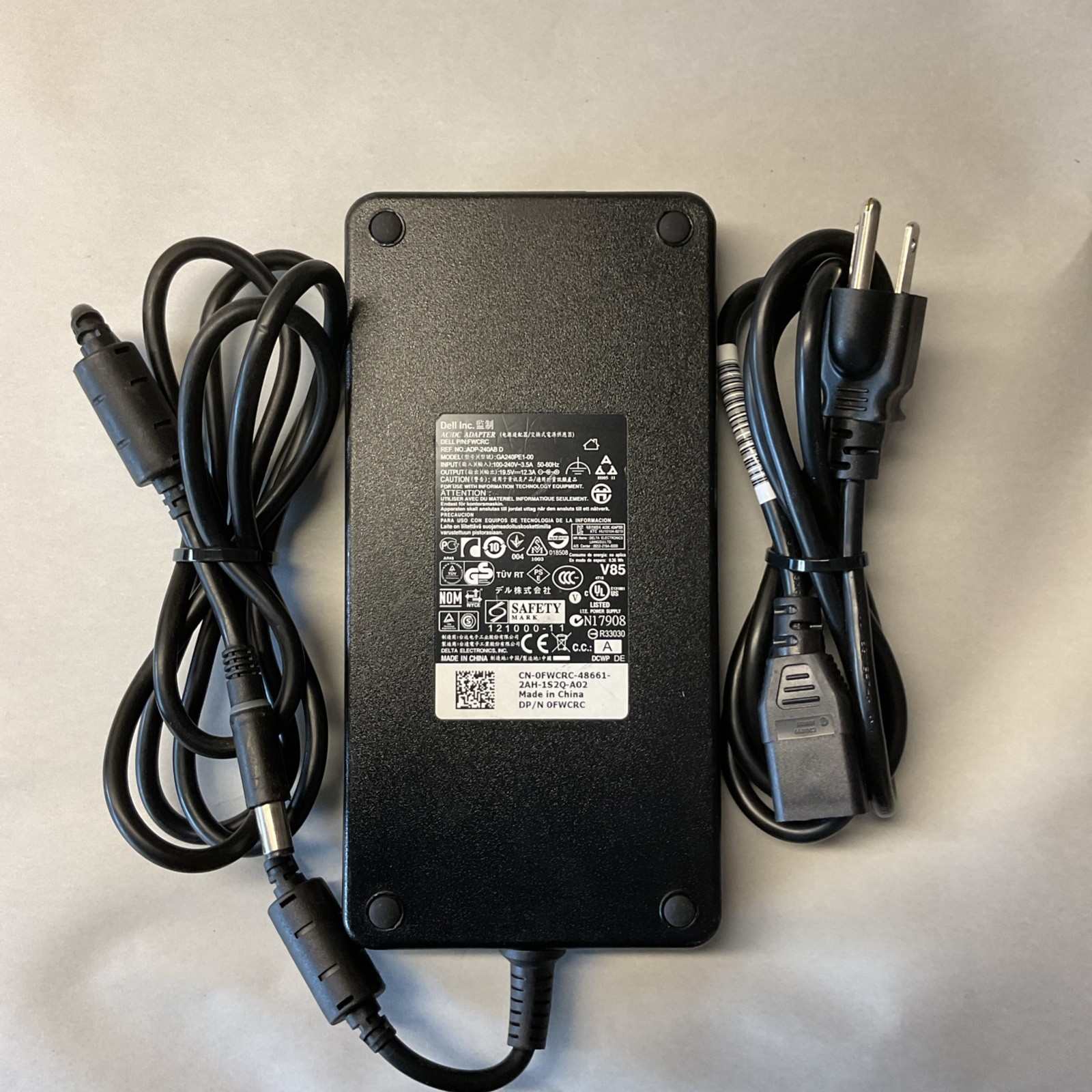Genuine OEM Dell 240W 19.5V 12.3A AC Adapter Charger LA240PM160 GA240PE1-00