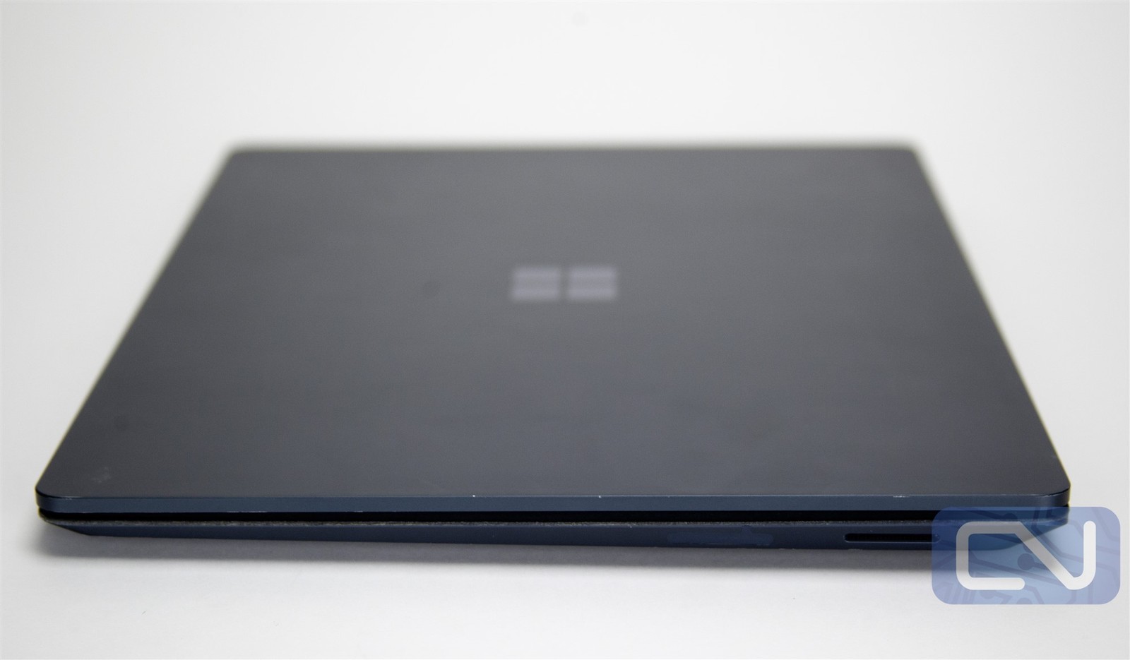 Microsoft Surface Laptop 1st Gen 13.5″ i7-7660U 8GB 256GB SSD Win 10 Pro NO AC