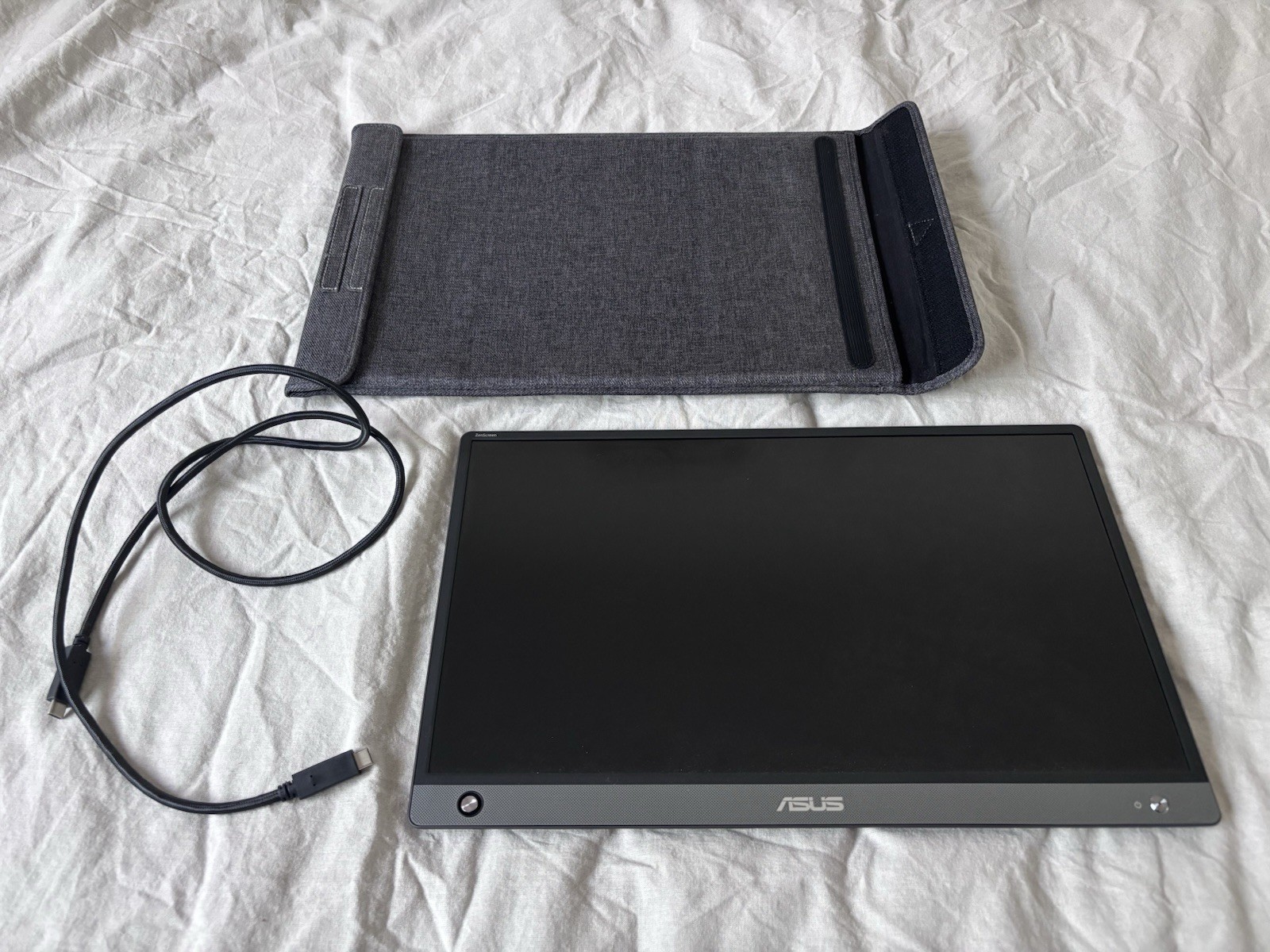 Asus ZenScreen MB16AH 15.6 Inch LCD Monitor w/ Foldable Protective Case