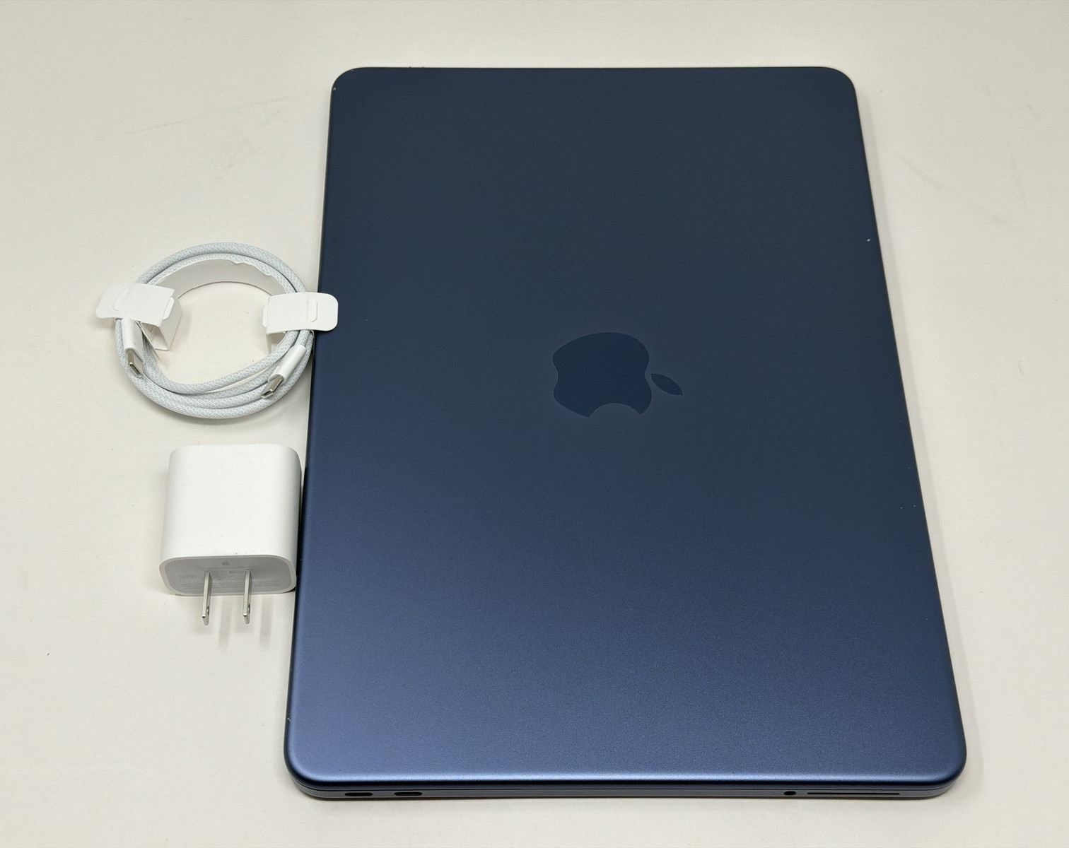 Apple Macbook Neo A18 Pro 6-Core 13in 512GB SSD 8GB RAM 5-Core 2026 Indigo Good