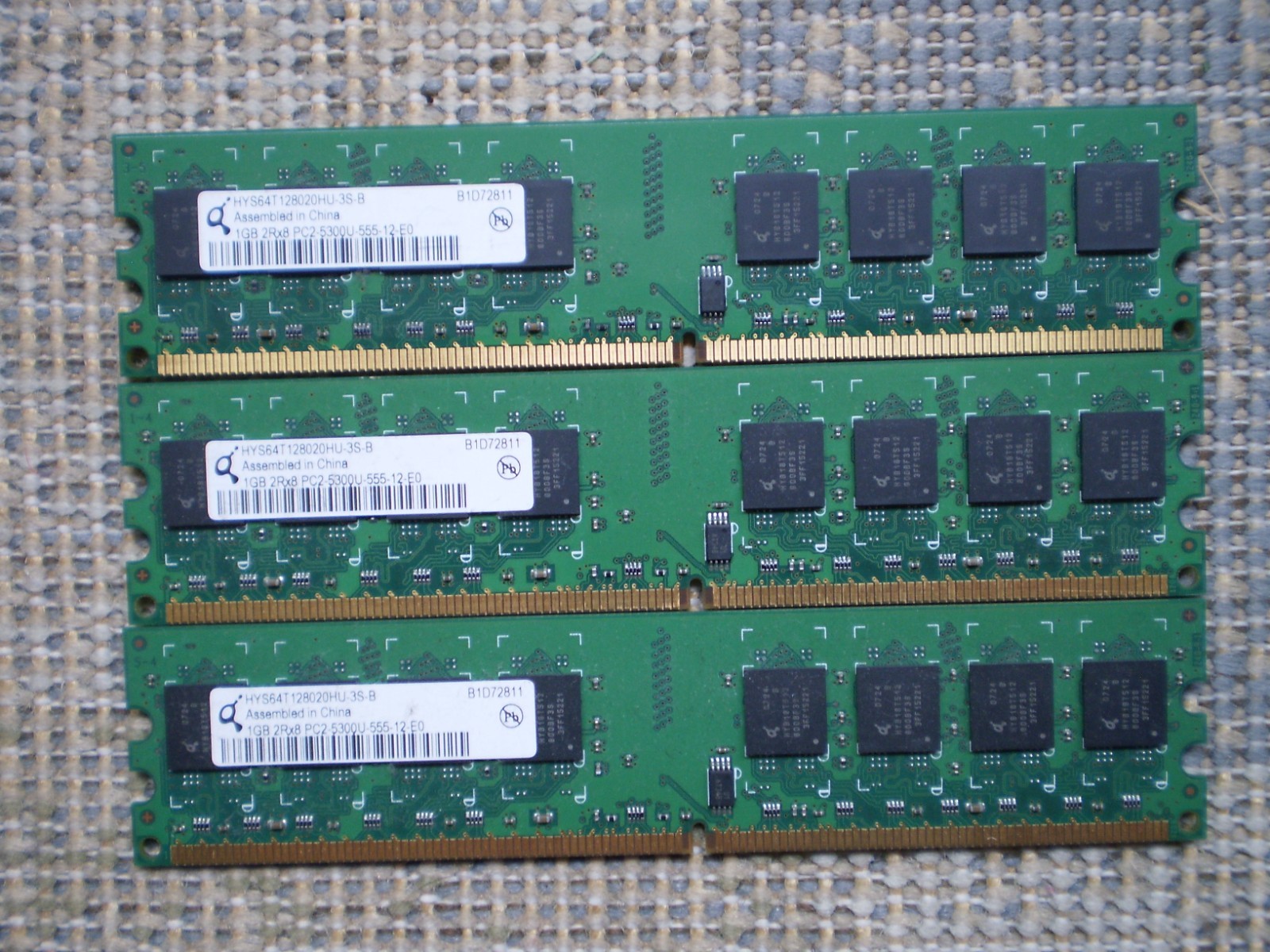 3GB (3 x 1GB) Qimonda 2Rx8 PC2-5300U DDR2-667MHz Desktop RAM HYS64T128020HU-3S-B