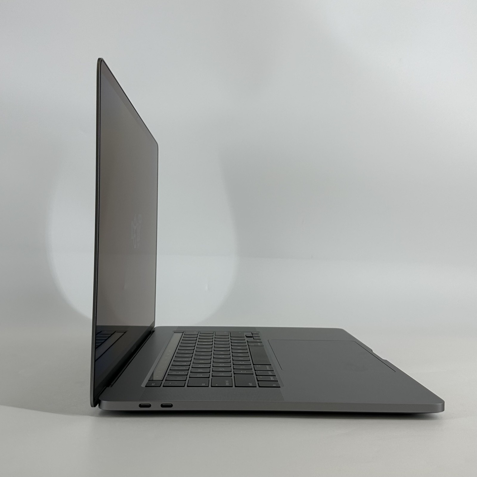 MacBook Pro 16 Touch Bar Space Gray 2019 2.4 GHz i9 32GB 1TB Radeon Pro 5500M
