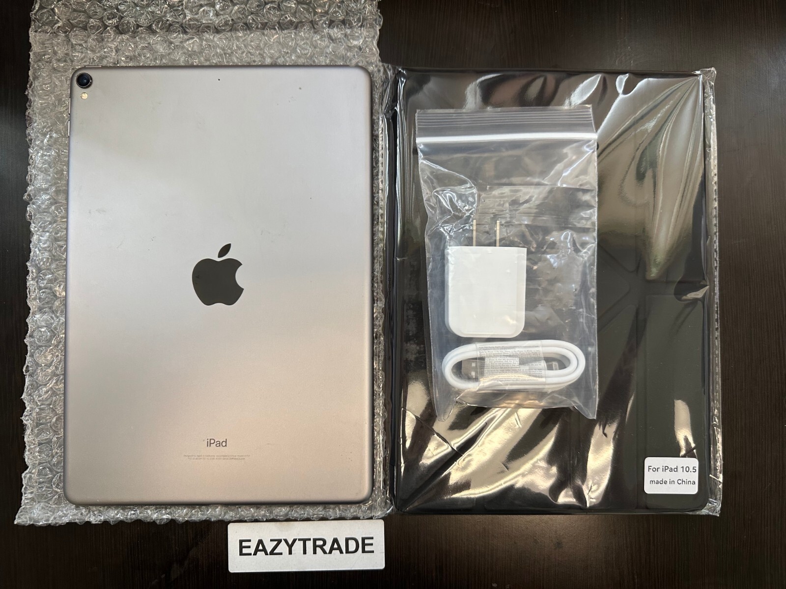 Apple iPad Pro 10.5″ 64GB, Wi-Fi – Space Gray – Bundle – Daily Deal