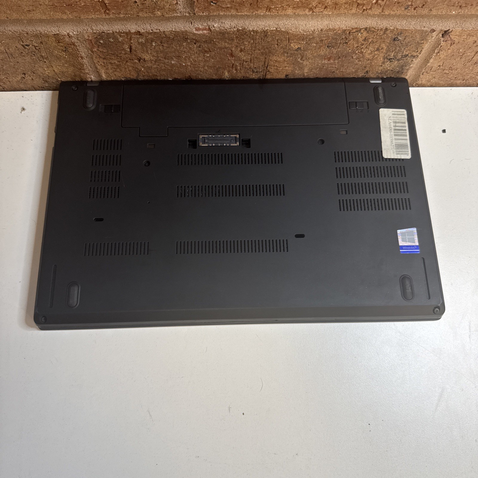 Lenovo ThinkPad T470s 14in (No SSD, Intel Core i7 7th Gen., 2.7 GHz-For parts.