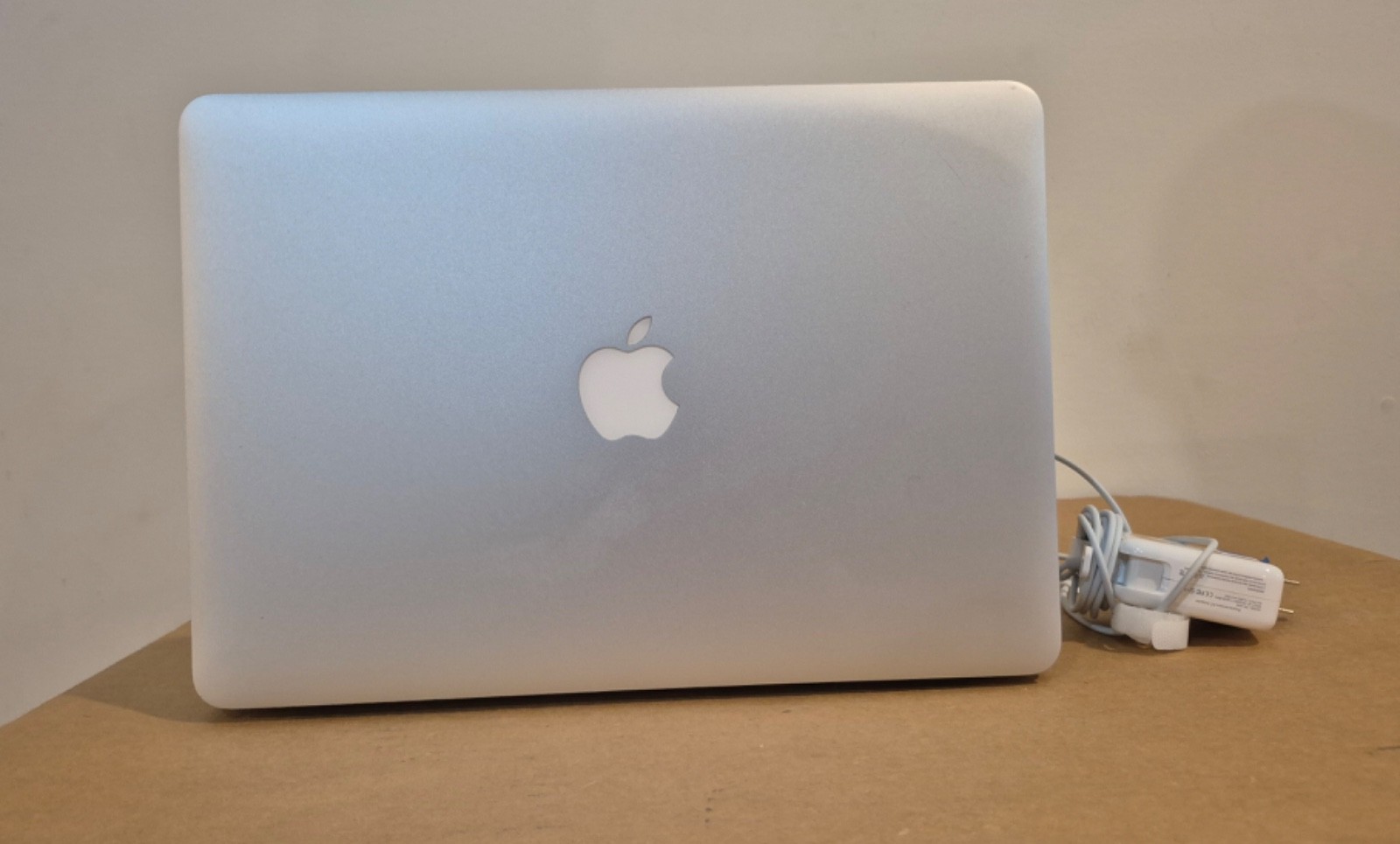 Apple MacBook Air 13.3″ 2017 (128GB SSD, Intel Core i5 5th Gen., 1.80 GHz, 8GB)