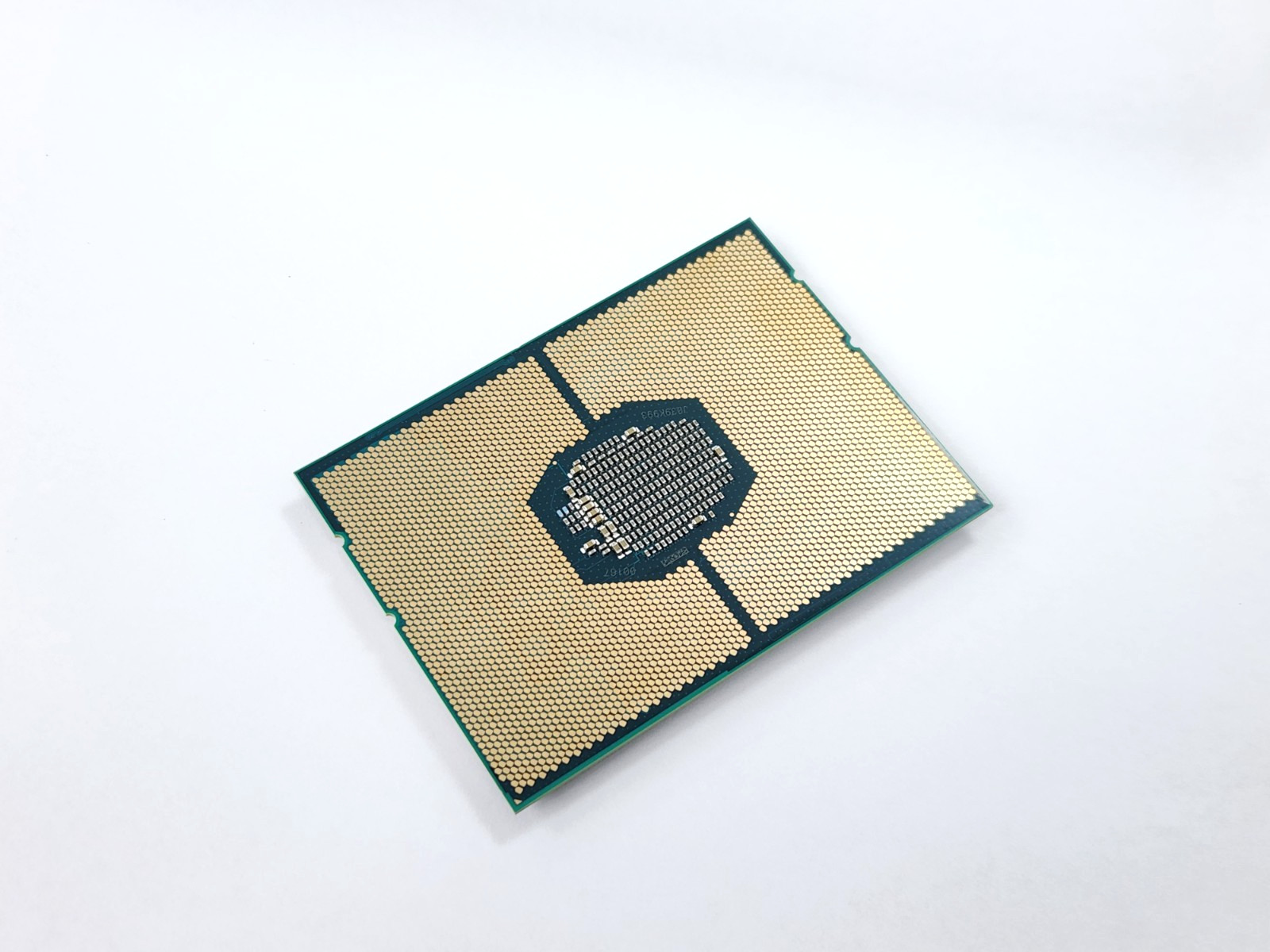 Intel Xeon Gold 6240L SRFQ0 2.60GHz 18-Core 24.75MB LGA3647 150W CPU Processor