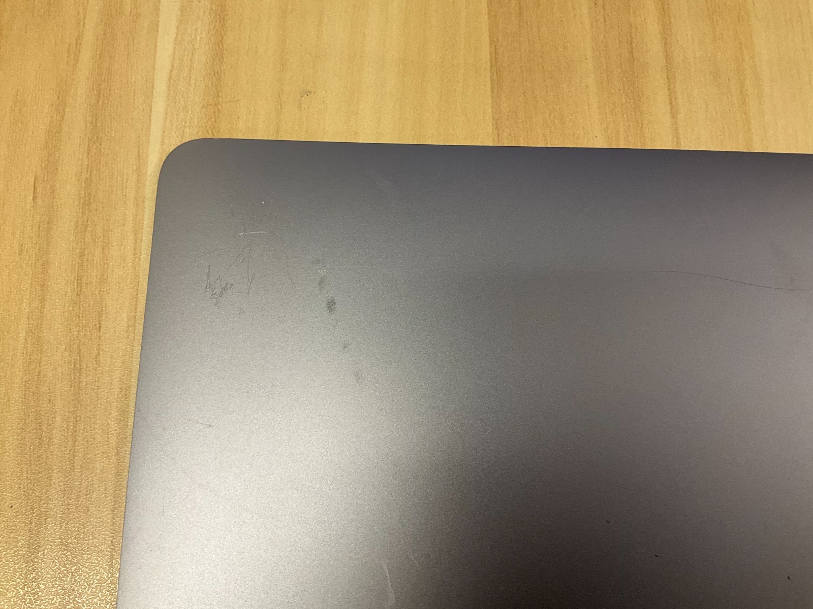 16″ Apple MacBook Pro 2019 Space Gray Full Display LCD Assembly A2141 | B Grade