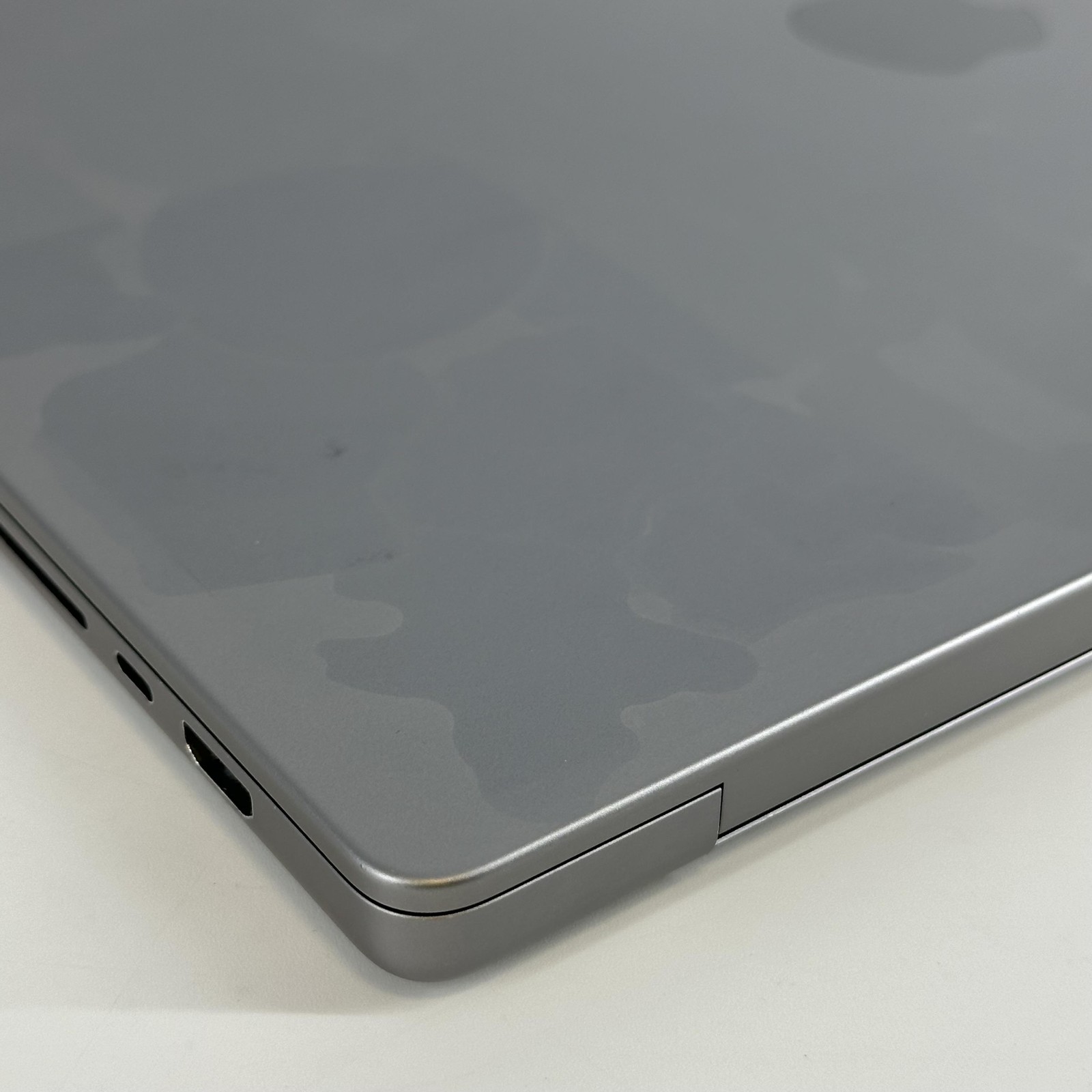 MacBook Pro 16 Space Gray 2021 3.2 GHz M1 Max 10-Core CPU 32-Core GPU 64GB 1TB