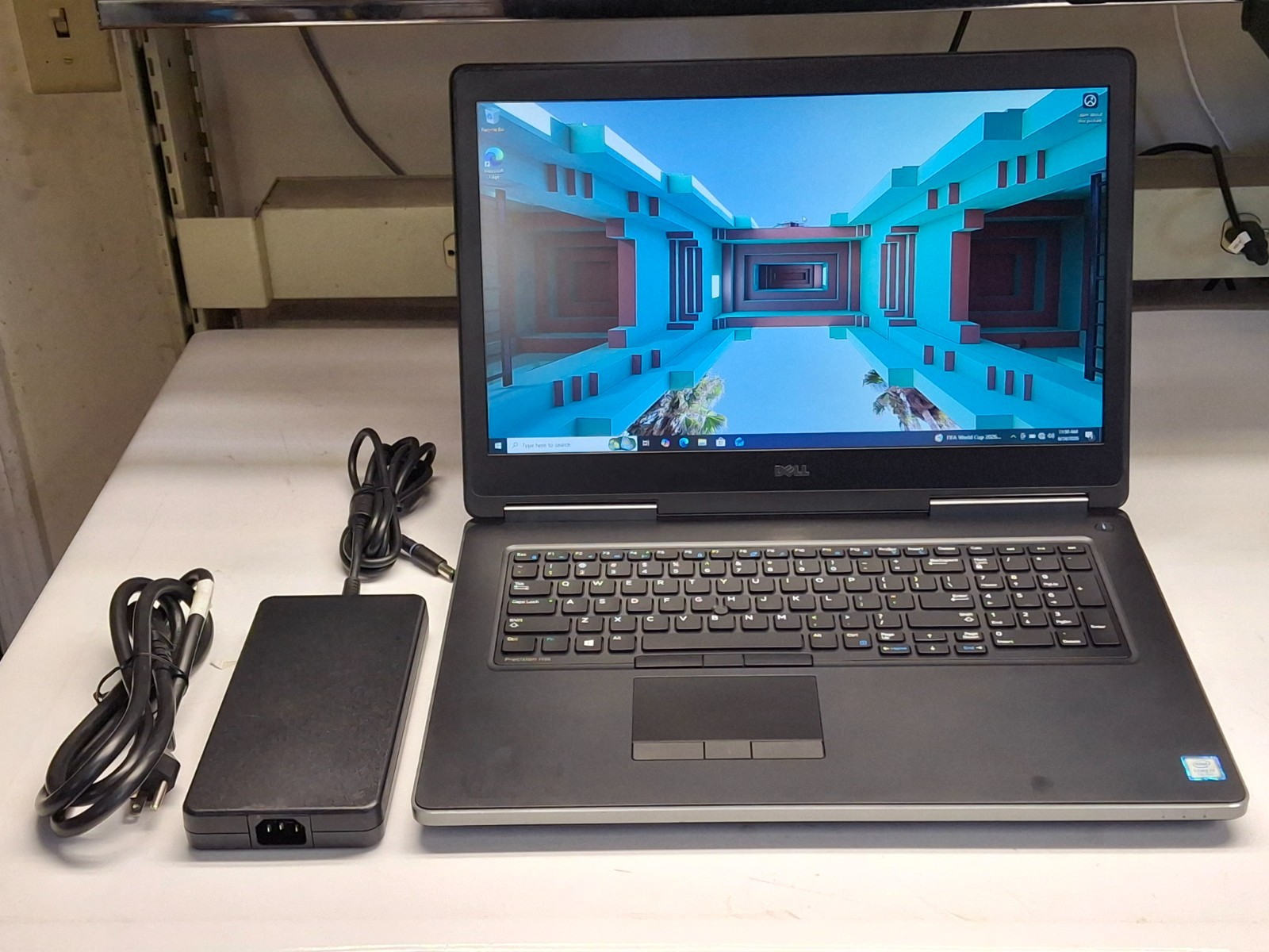 DELL PRECISION 7720 I7-7820HQ 256GB SSD 32GB RAM Radeon WX 4130 Win 10 Pro