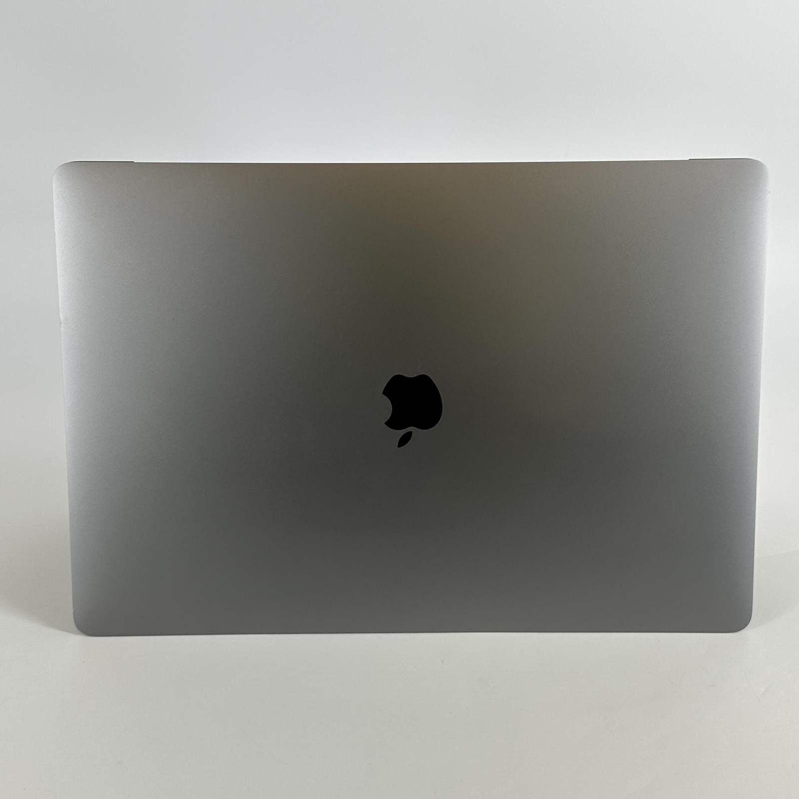 MacBook Pro 16 Touch Bar Space Gray 2019 2.4 GHz i9 32GB 1TB Radeon Pro 5500M