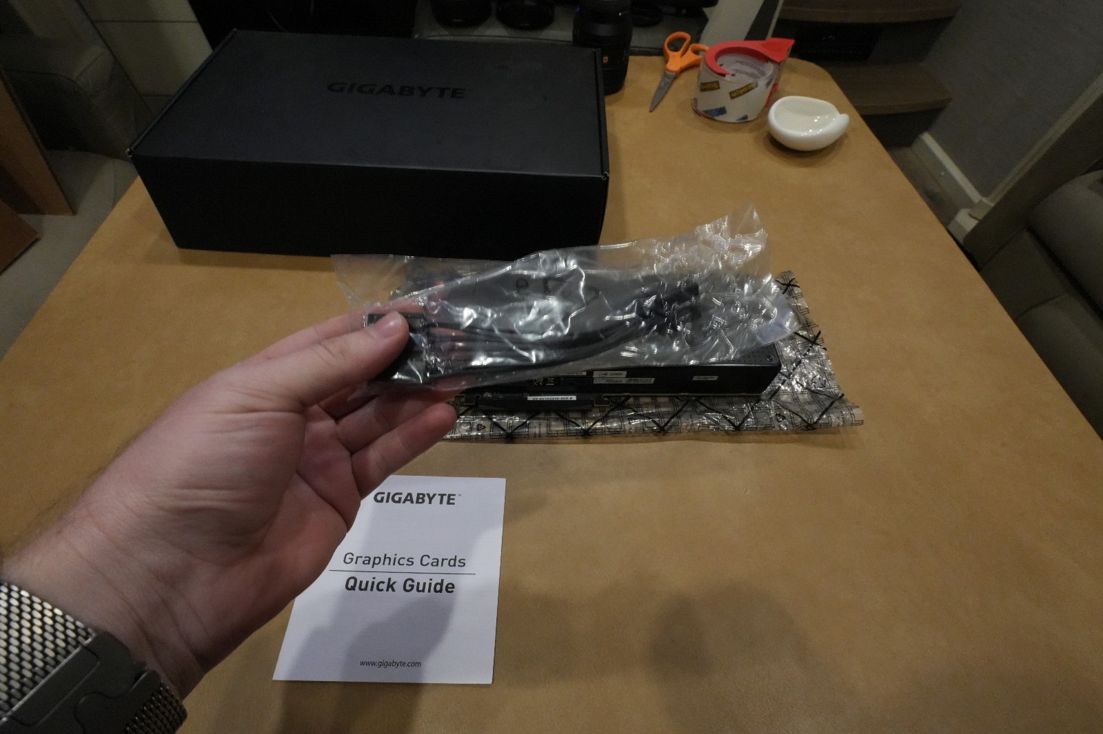 GIGABYTE AMD Radeon RX Vega 56 8GB HBM2 Graphics Card (GV-RXVEGA56-8GD-B)