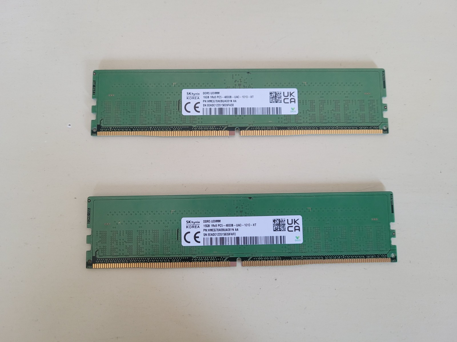 SK Hynix 32GB (2x16GB) DDR5 SDRAM 4800MT/s PC5-38400 288-Pin UDIMM Non-ECC CL40
