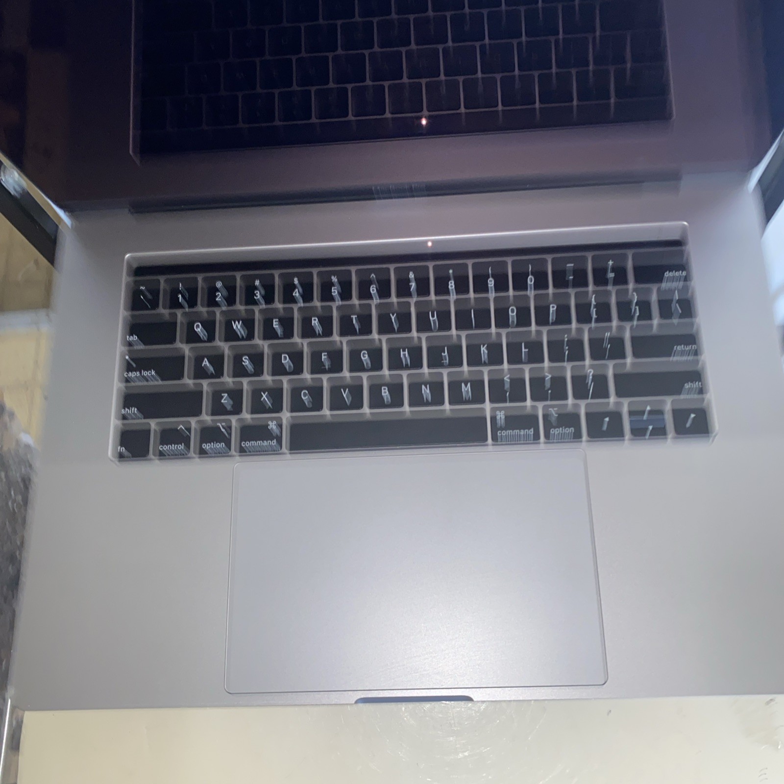 apple macbook pro 15 2019 a1990 no MLB-good display, keyboard and batteries
