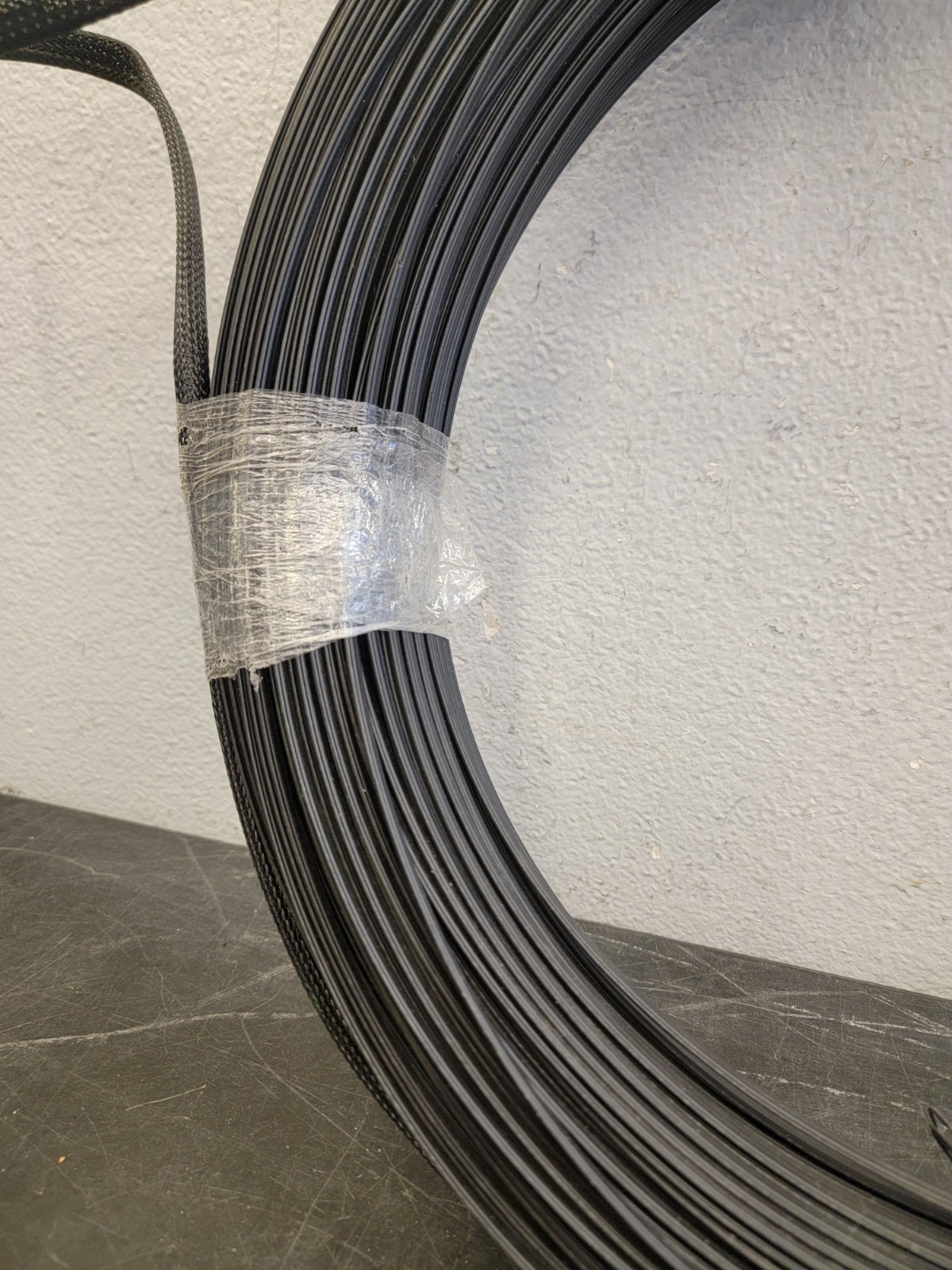 400FT COMMSCOPE FHD-HH1B-0400F REALFLEX FIBER OPTIC DROP CABLE