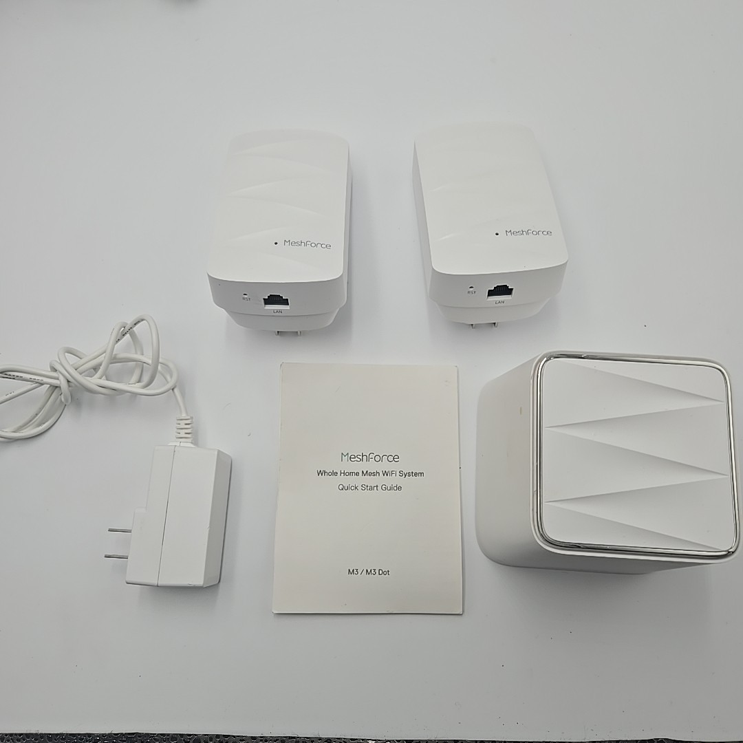 MeshForce M3 Whole Home Mesh WiFi System Router with 2 Meshforce Dots