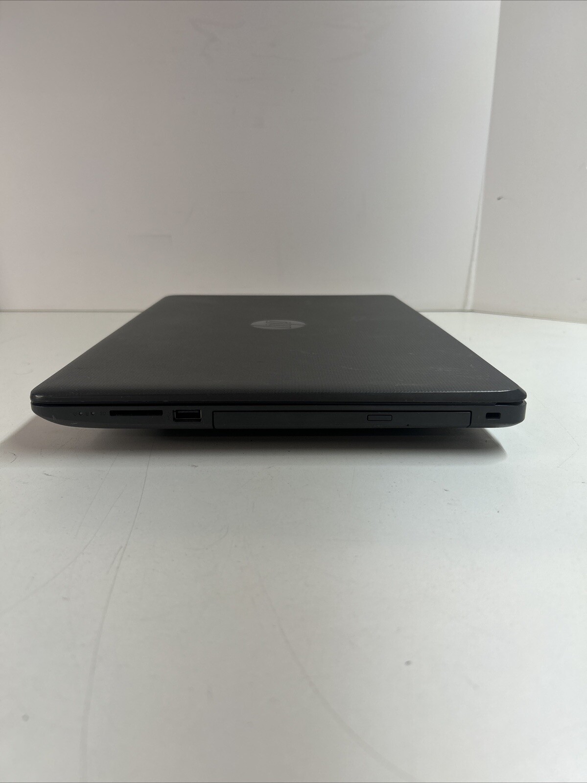 HP 250 G6 Notebook PC 15.6″ i5-7200U @ 2.50GHz – 8GB DDR4 256GB SSD W11P