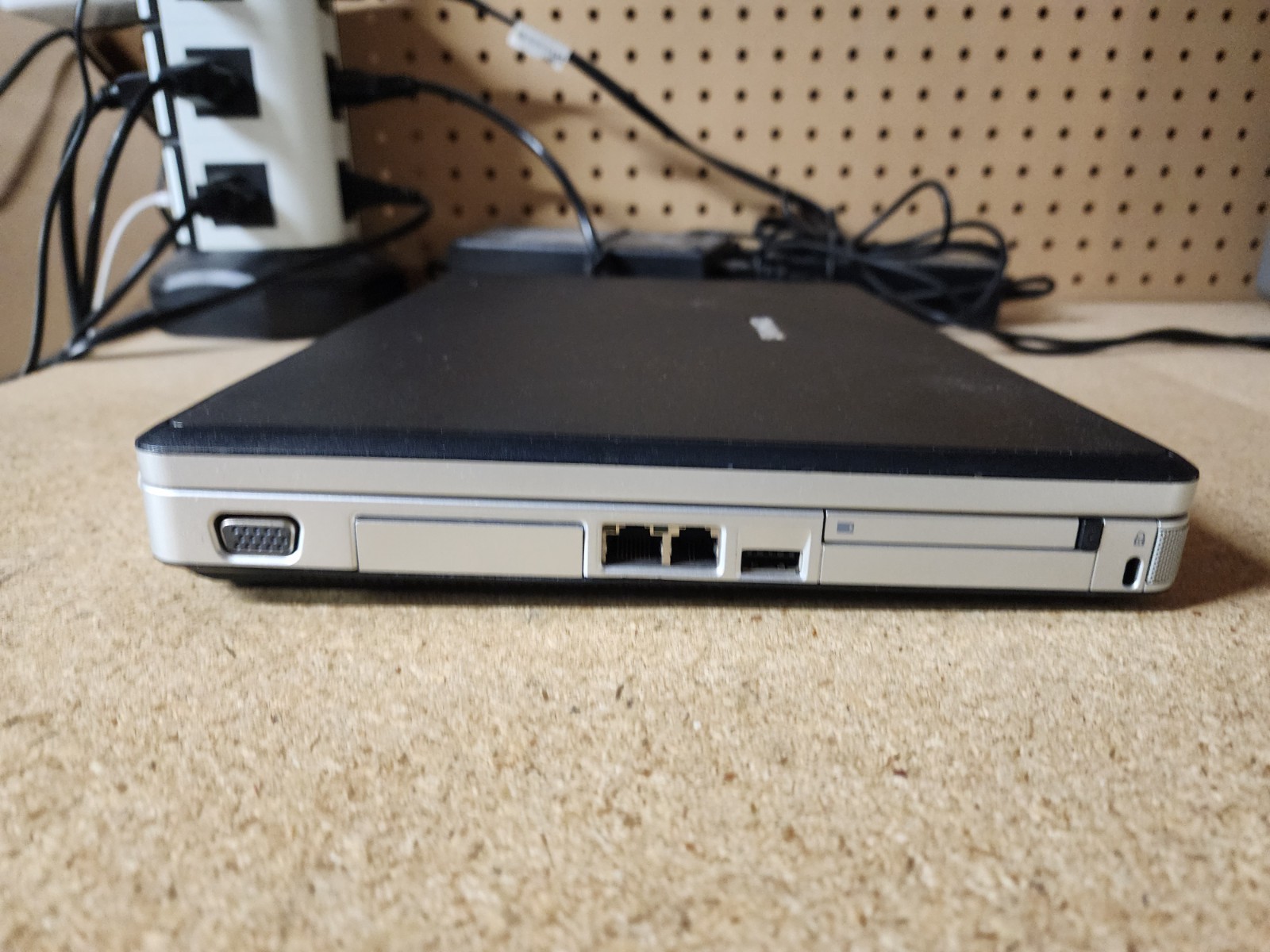 Compaq Presario V2000 AMD Sempron 1.8GHz 512MB RAM No HDD/OS/Caddy Radeon GPU