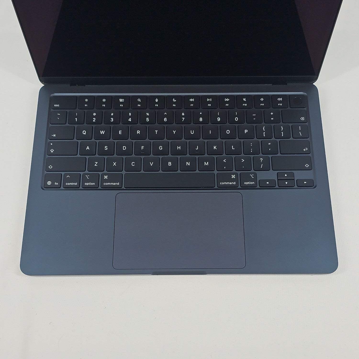 2026 Apple MacBook Air 13″ M5 8C GPU 4.6GHz 16GB RAM 512GB SSD MDHE4LL/A