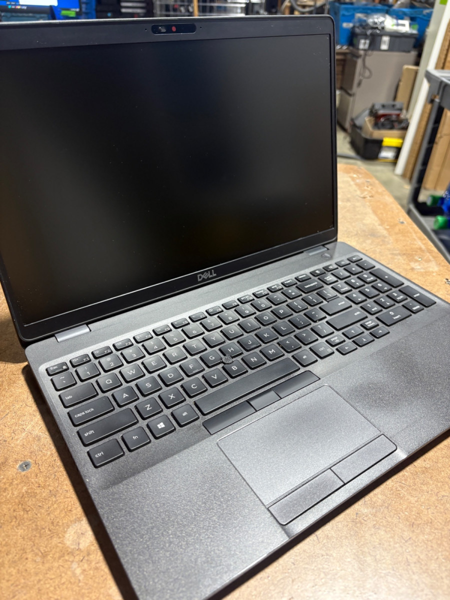 Dell Latitude 5500 15.6″ i5-8365U 16GB RAM 256GB SSD No Charger/OS