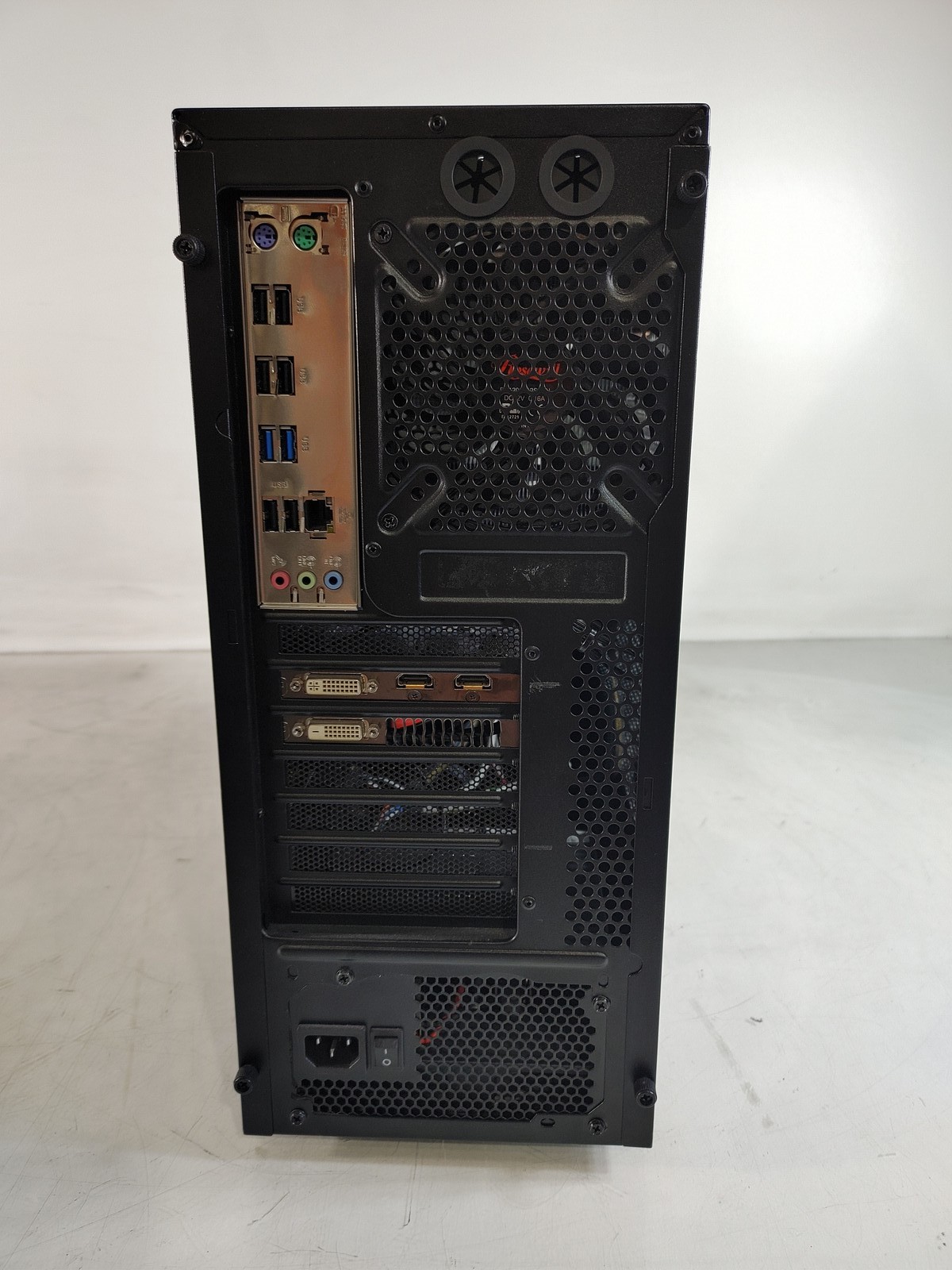 Gigabyte GA-970A-DS3P FX- 8350 4.00 GHz 16 GB DDR3 No HDD