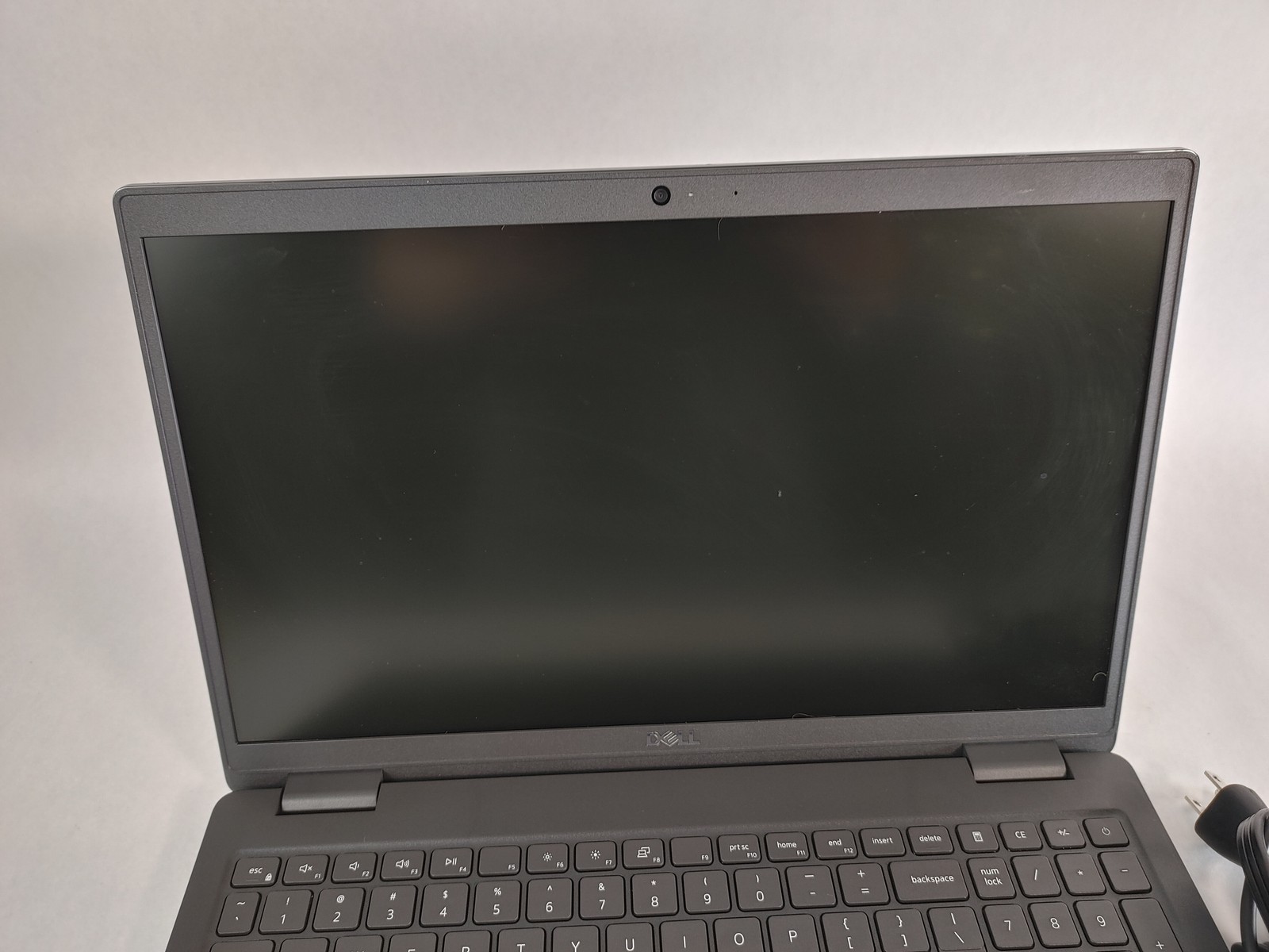 Dell Latitude 3520 Core i3-1115G4 3.00 GHz 8 GB DDR4 240 GB M.2 Windows 11 Pro