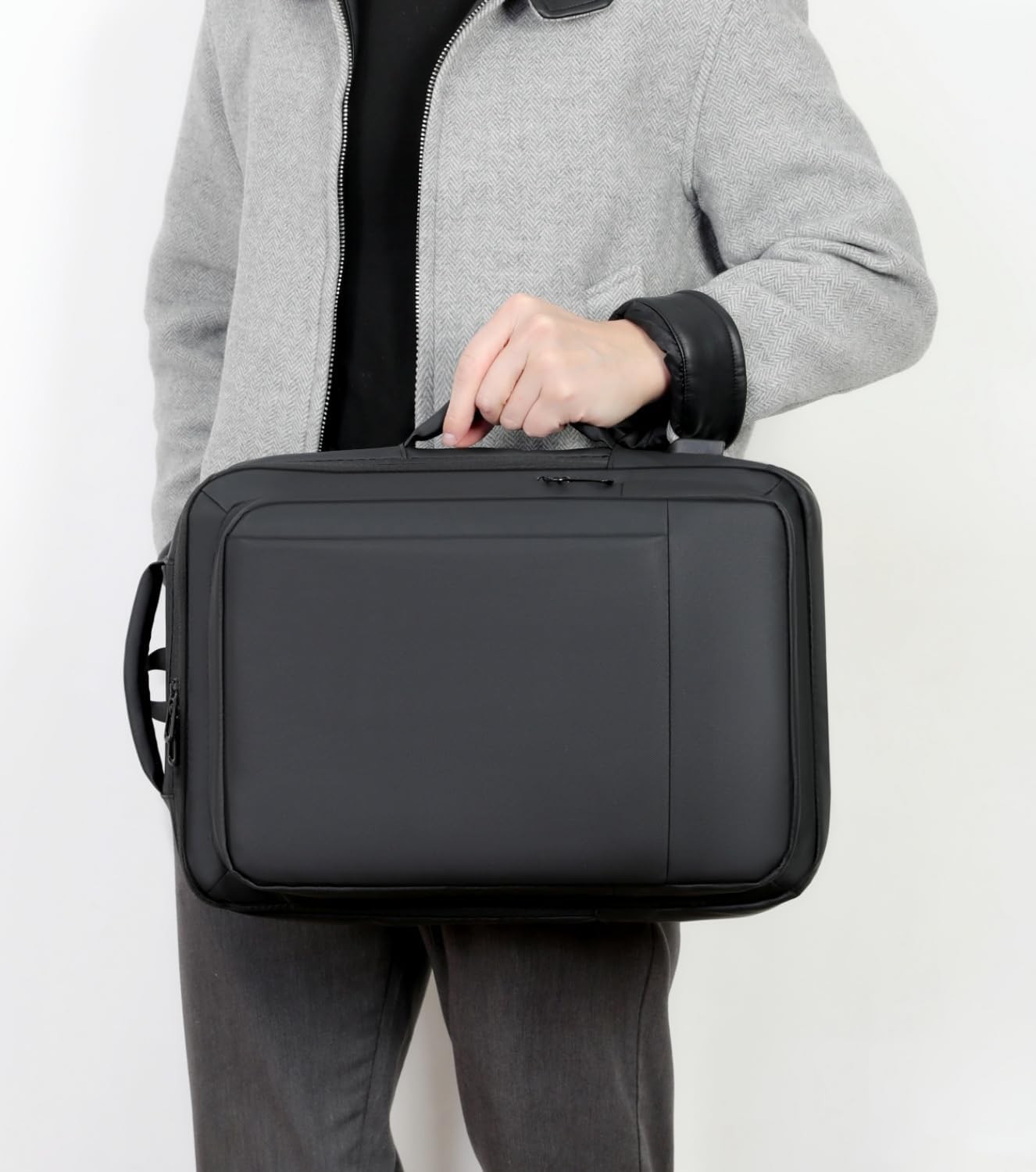 Expandable 17″ Laptop Backpack, USB, Water-Resistant, Carry-on